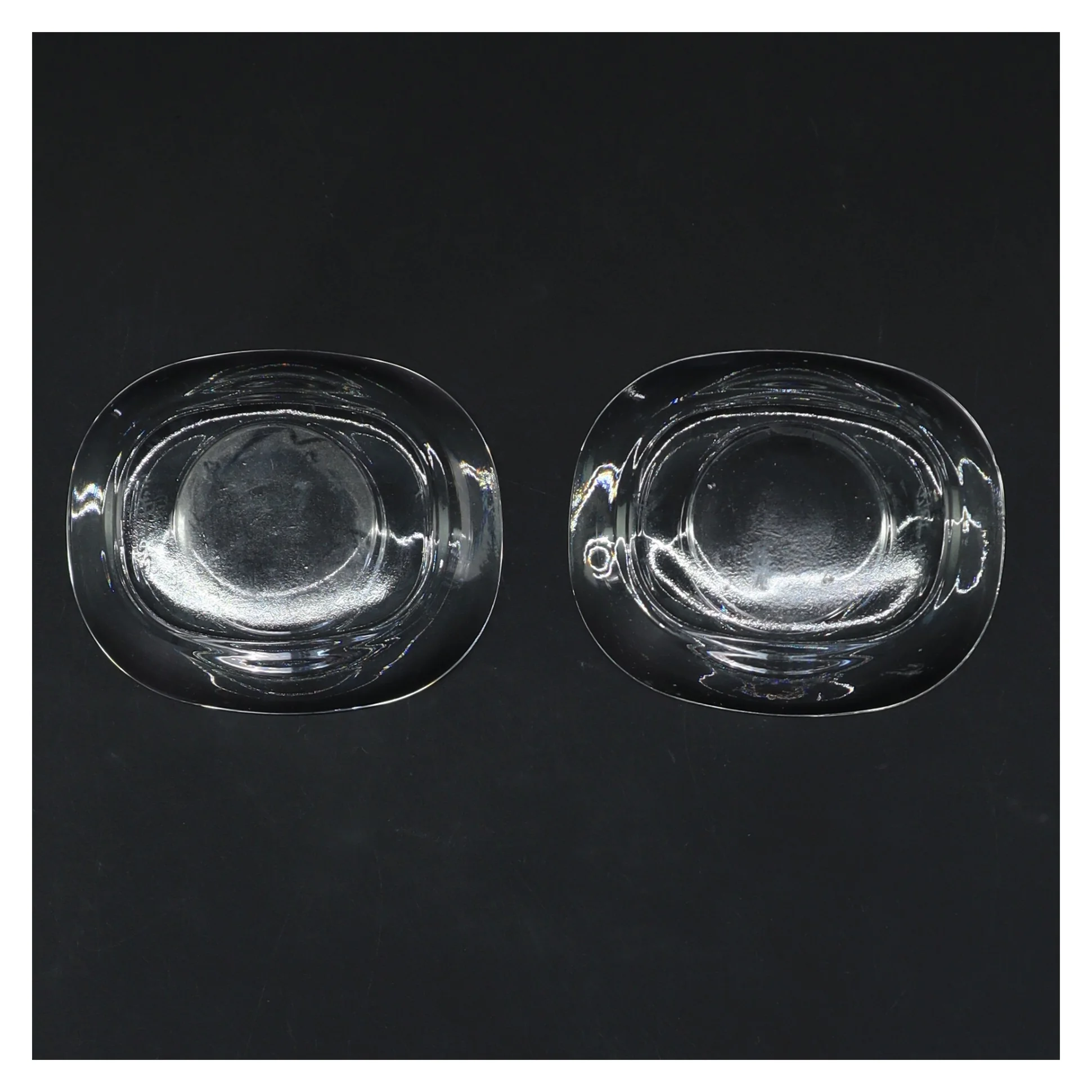 Sæt af glaslysestager (str. 9x7,5 cm)