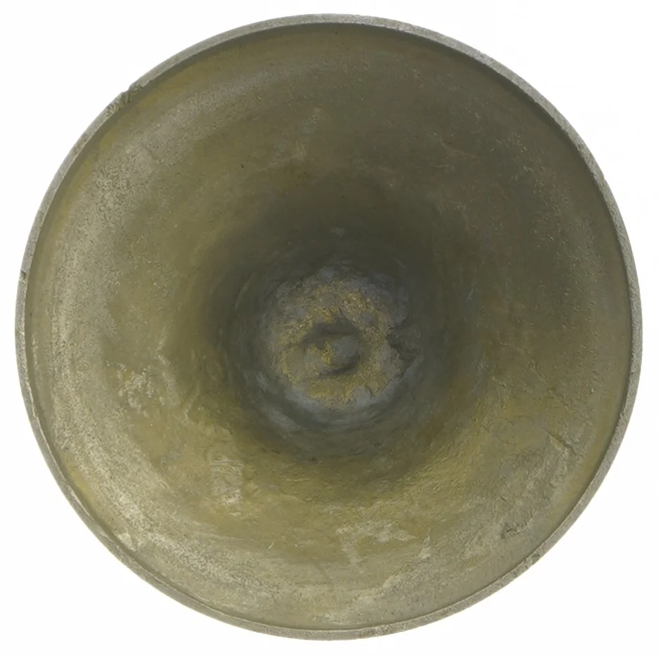 Sølvfarvet lysestage i metal (str. 20 cm)