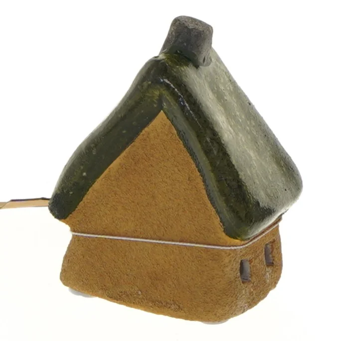 Keramikhus med græs tag fra Det Gamle Apotek (str. 9x6x6 cm)