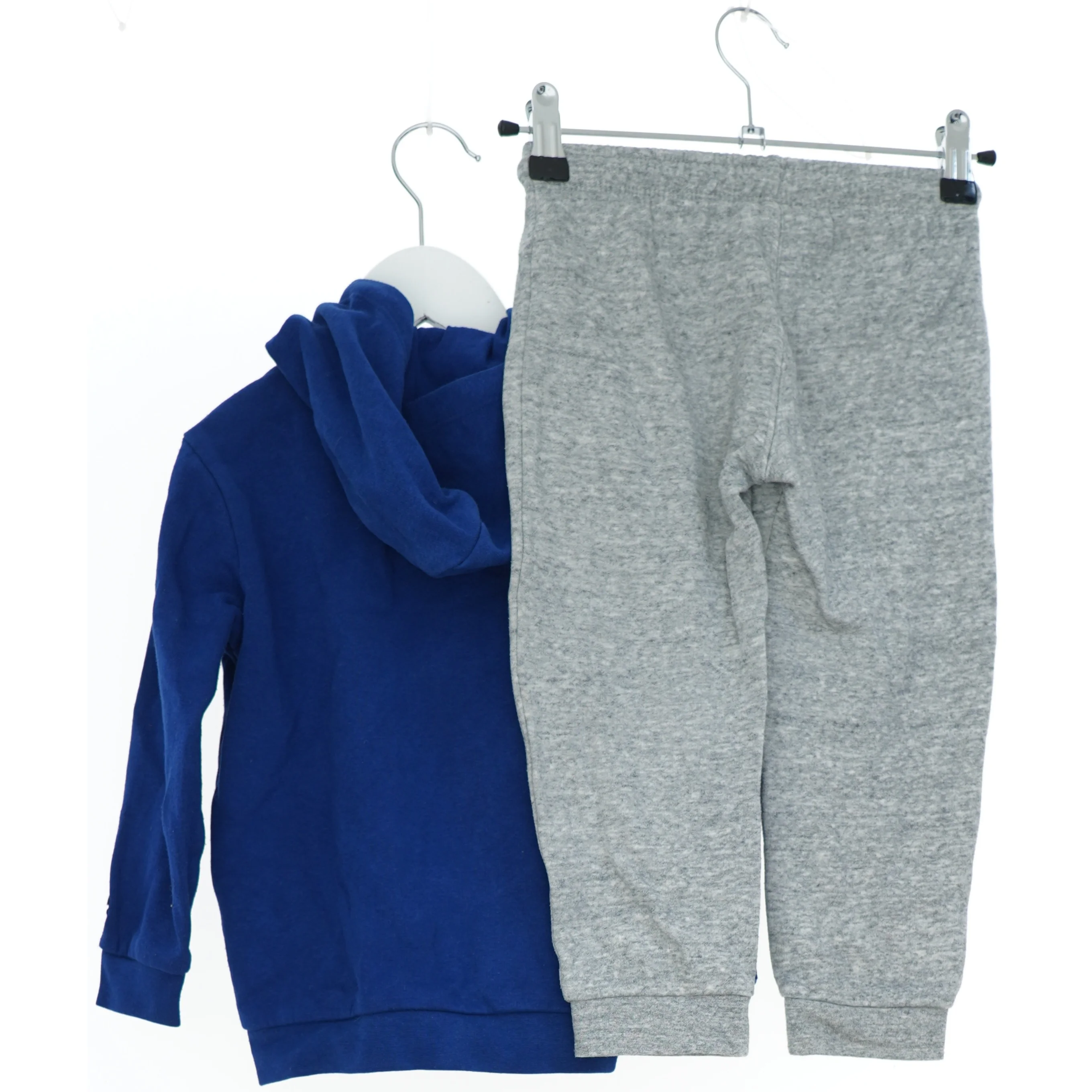 Champion joggingsæt til børn fra Champion (str. 98)