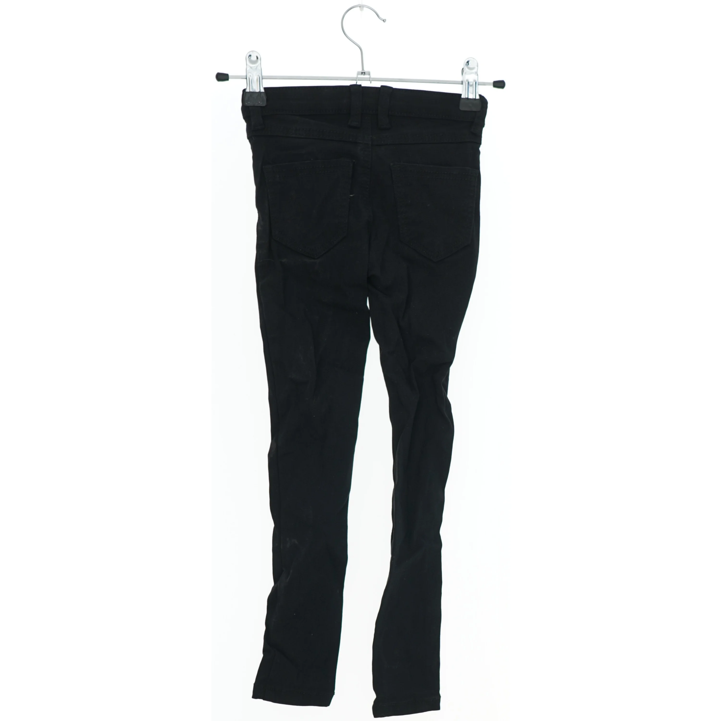 Sorte bukser fra The New (str. 116)