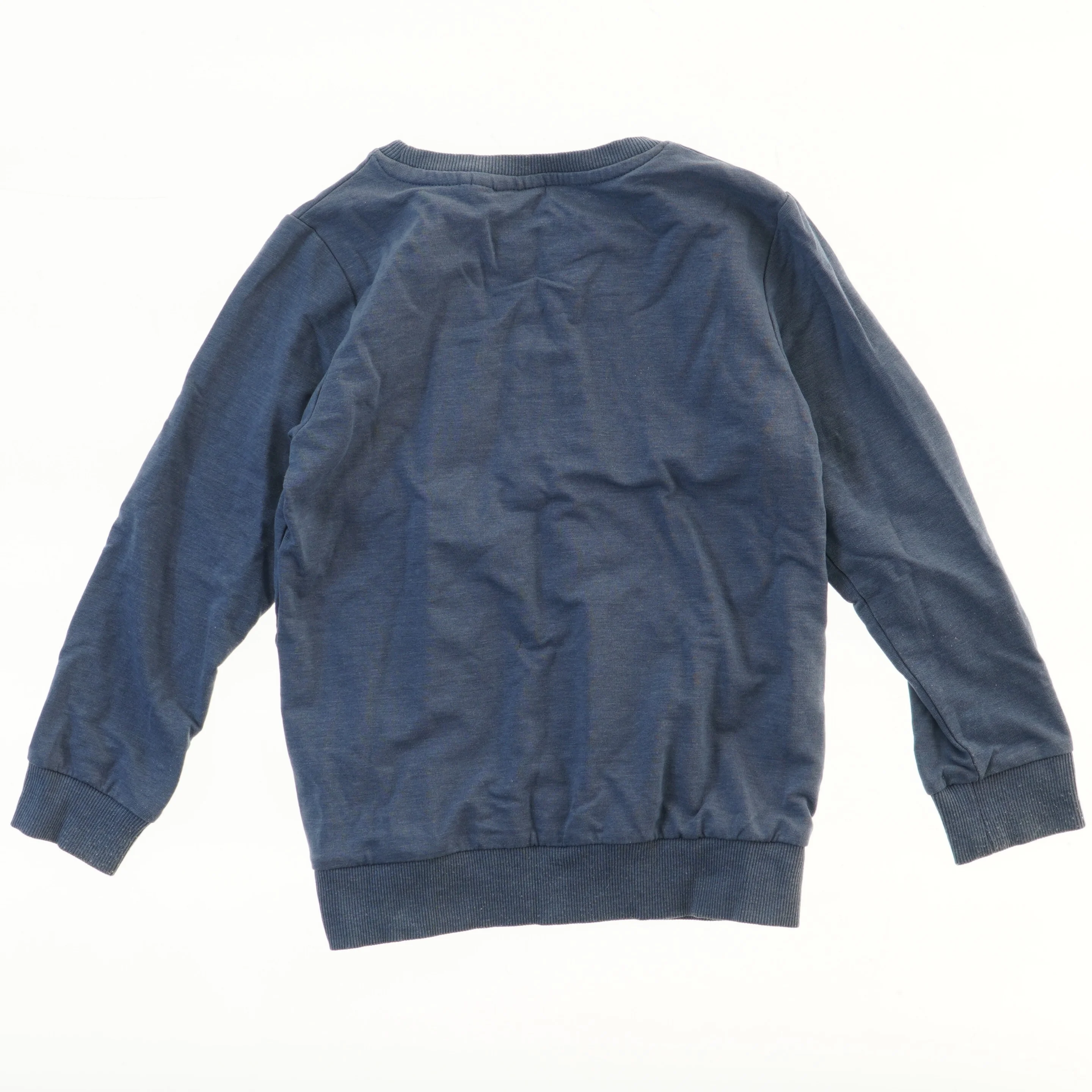 Børne sweatshirt med skater motiv fra Name It (str. 104)