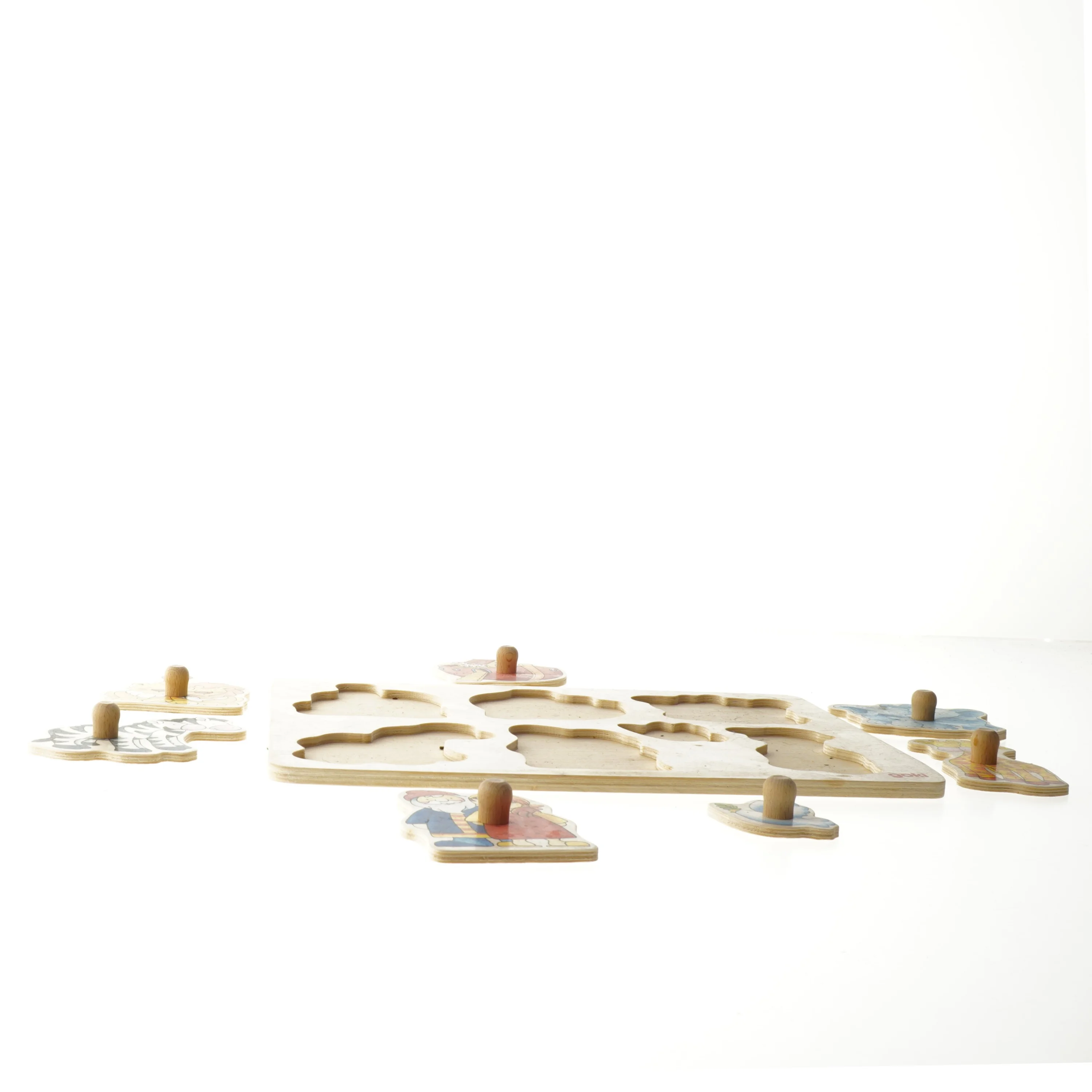 Træ puslespil med dyremotiver fra Goki (str. 30x20,5 cm)