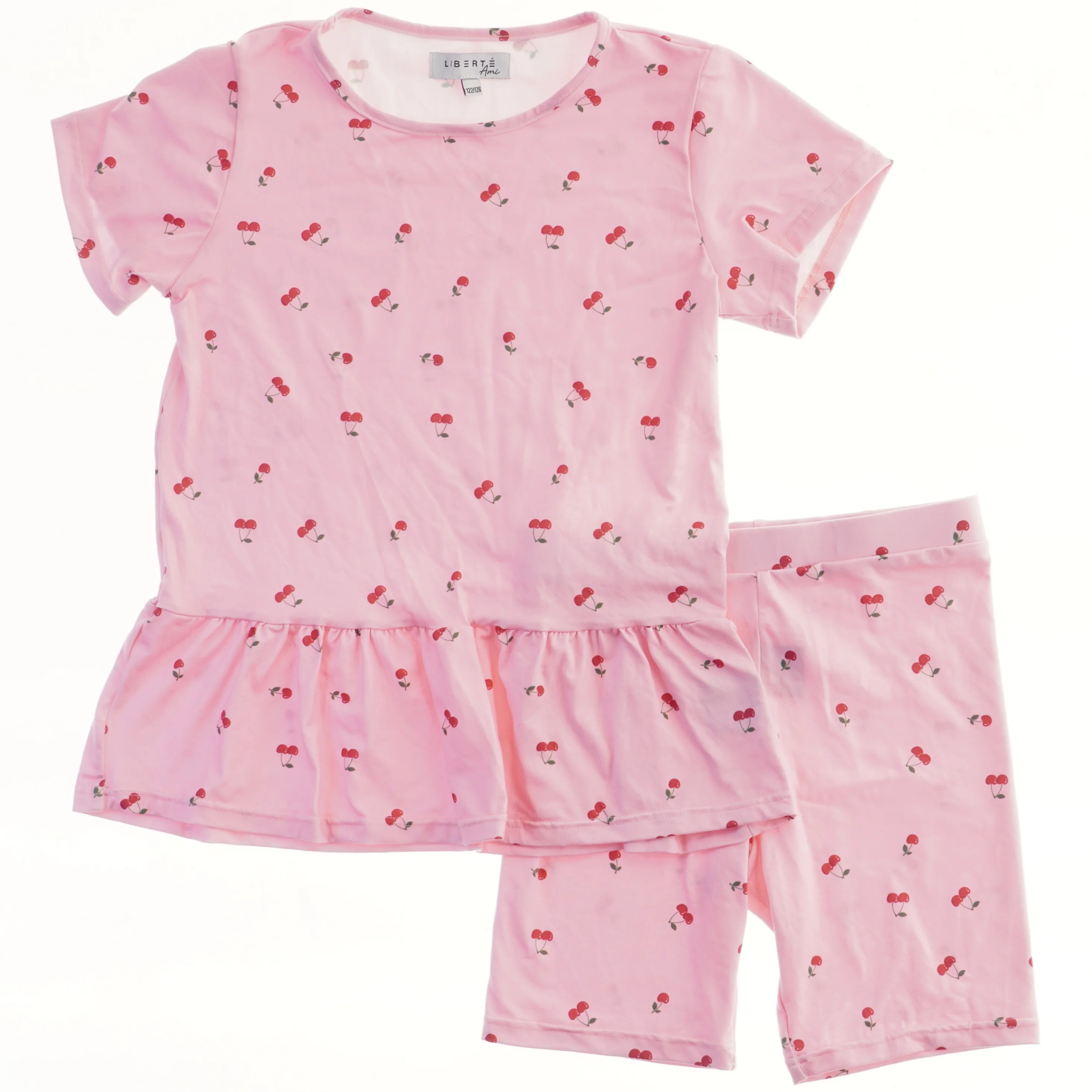 Pink sæt med kirsebærmotiv fra LIBERTÉ Ami (str. 122)