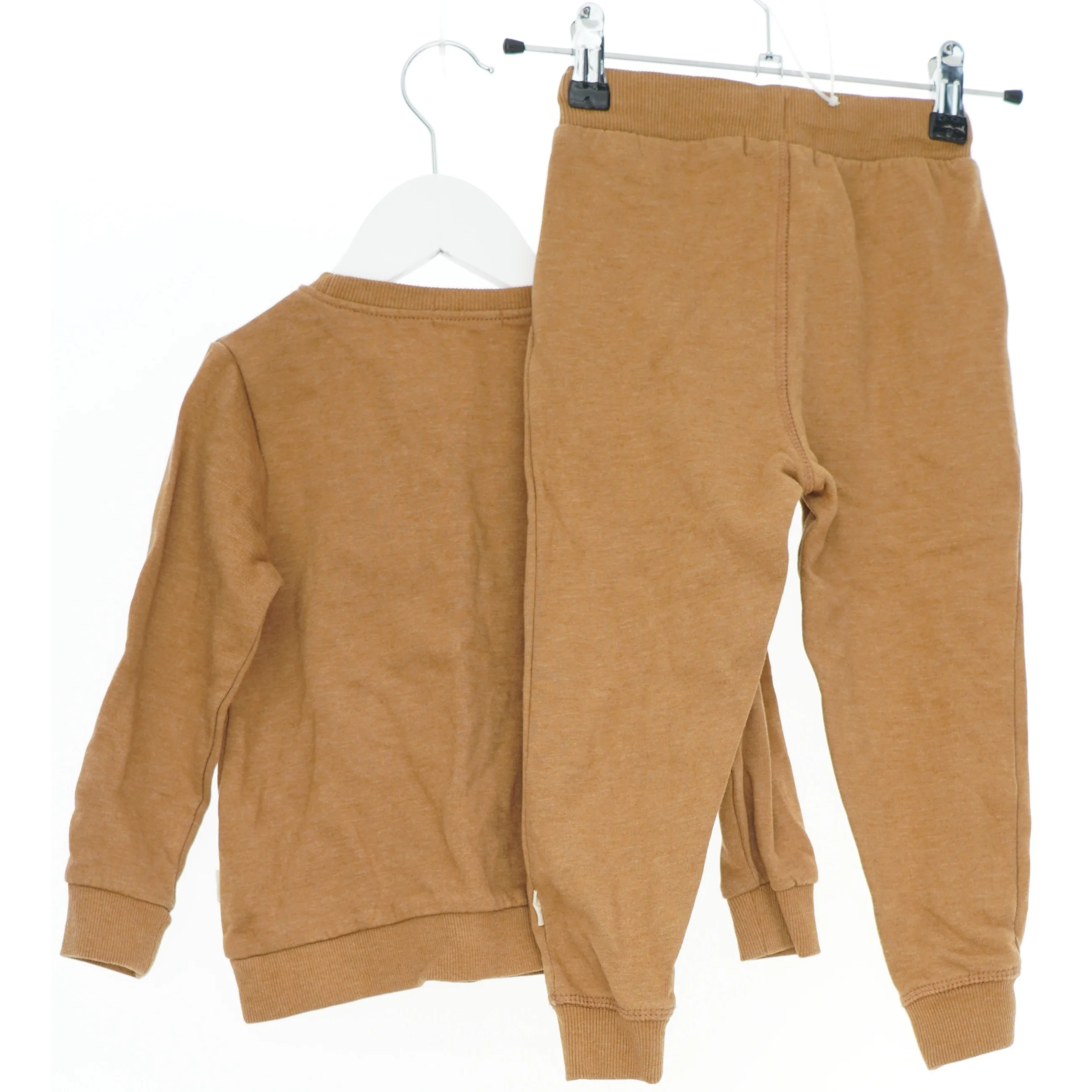 Sweatsæt i brun fra Minymo (str. 98)