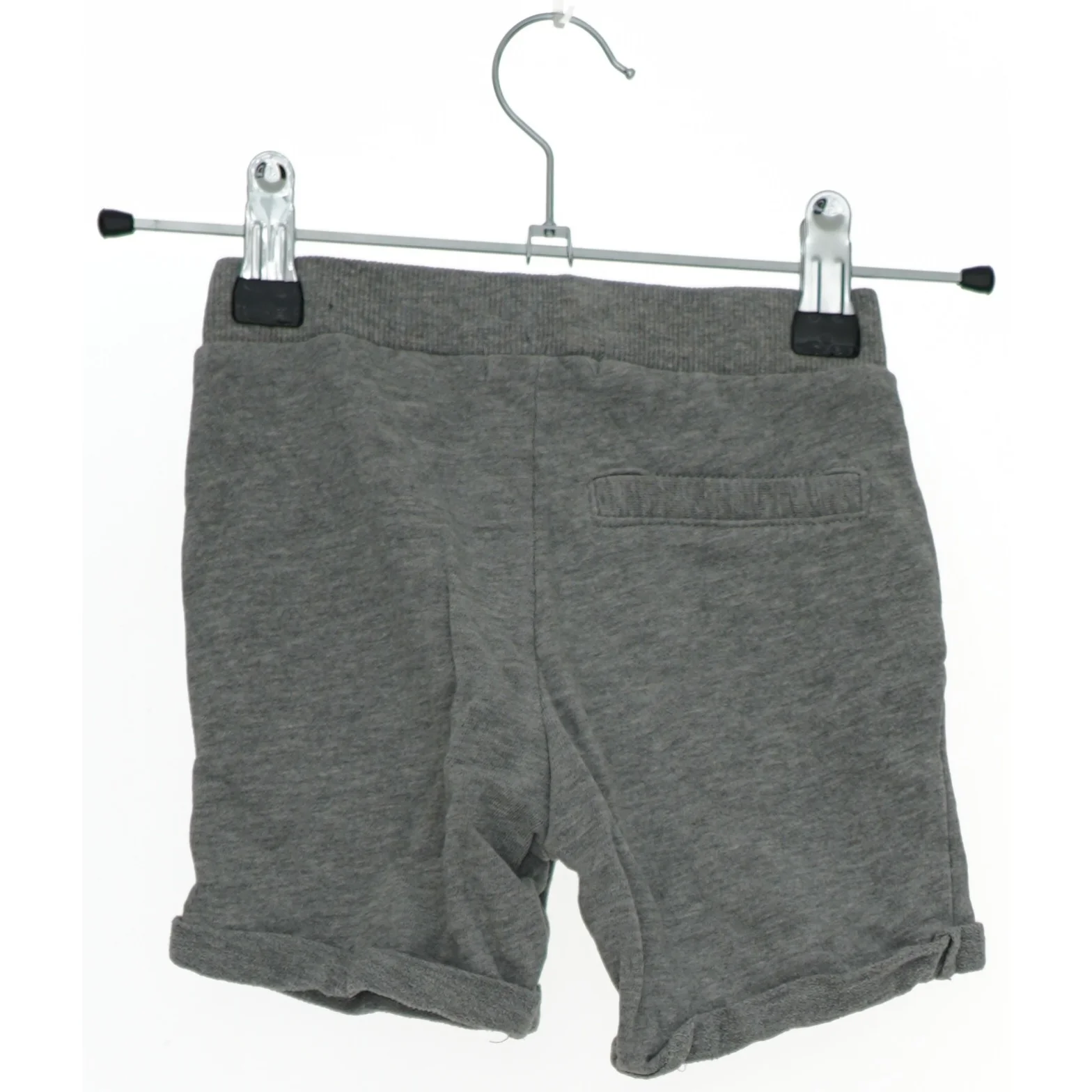 Grå shorts med snøre fra Name It (str. 92)