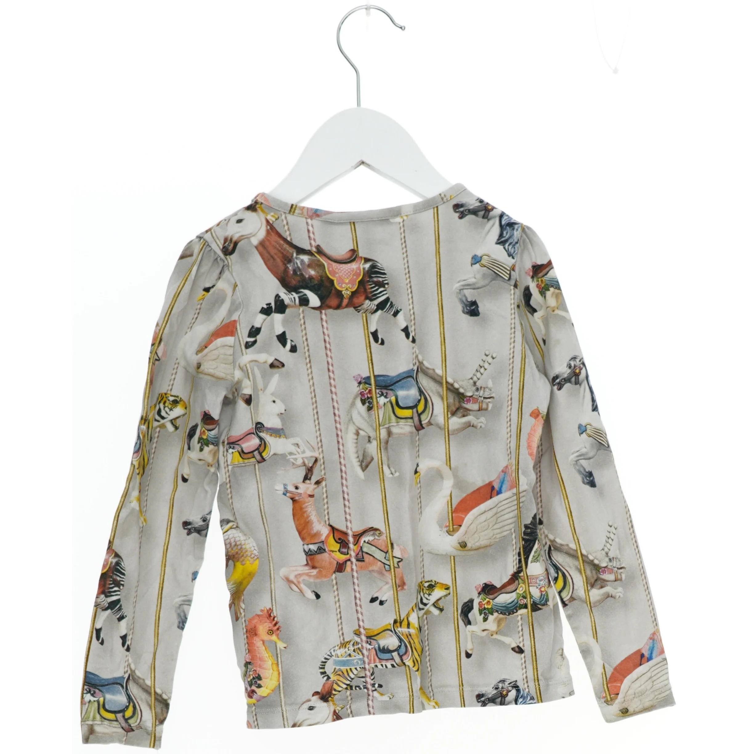 Bluse med karrusel design fra Molo (str. 110)