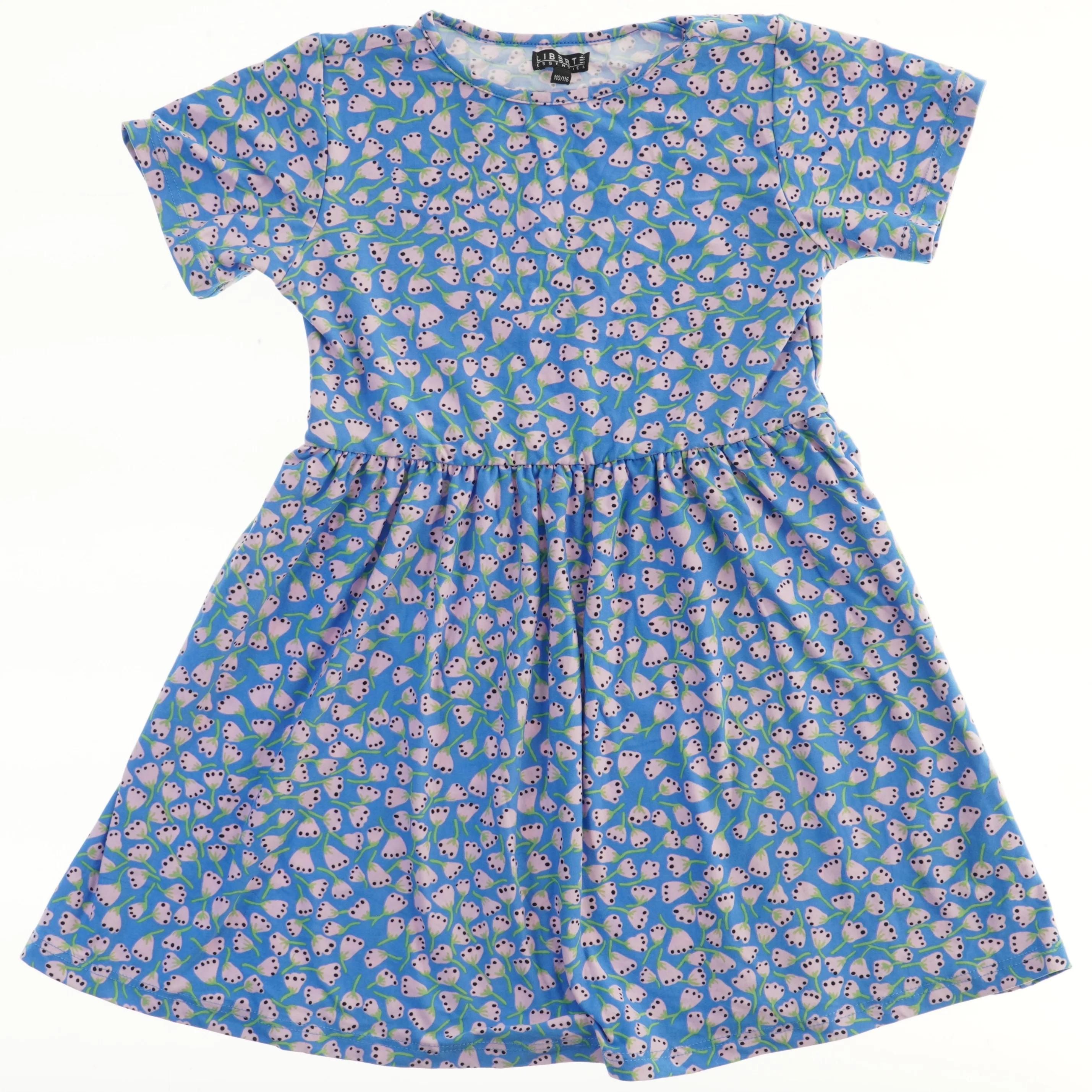 Blå kjole med blomsterprint fra LIBERTÉ Essentiel (str. 110)