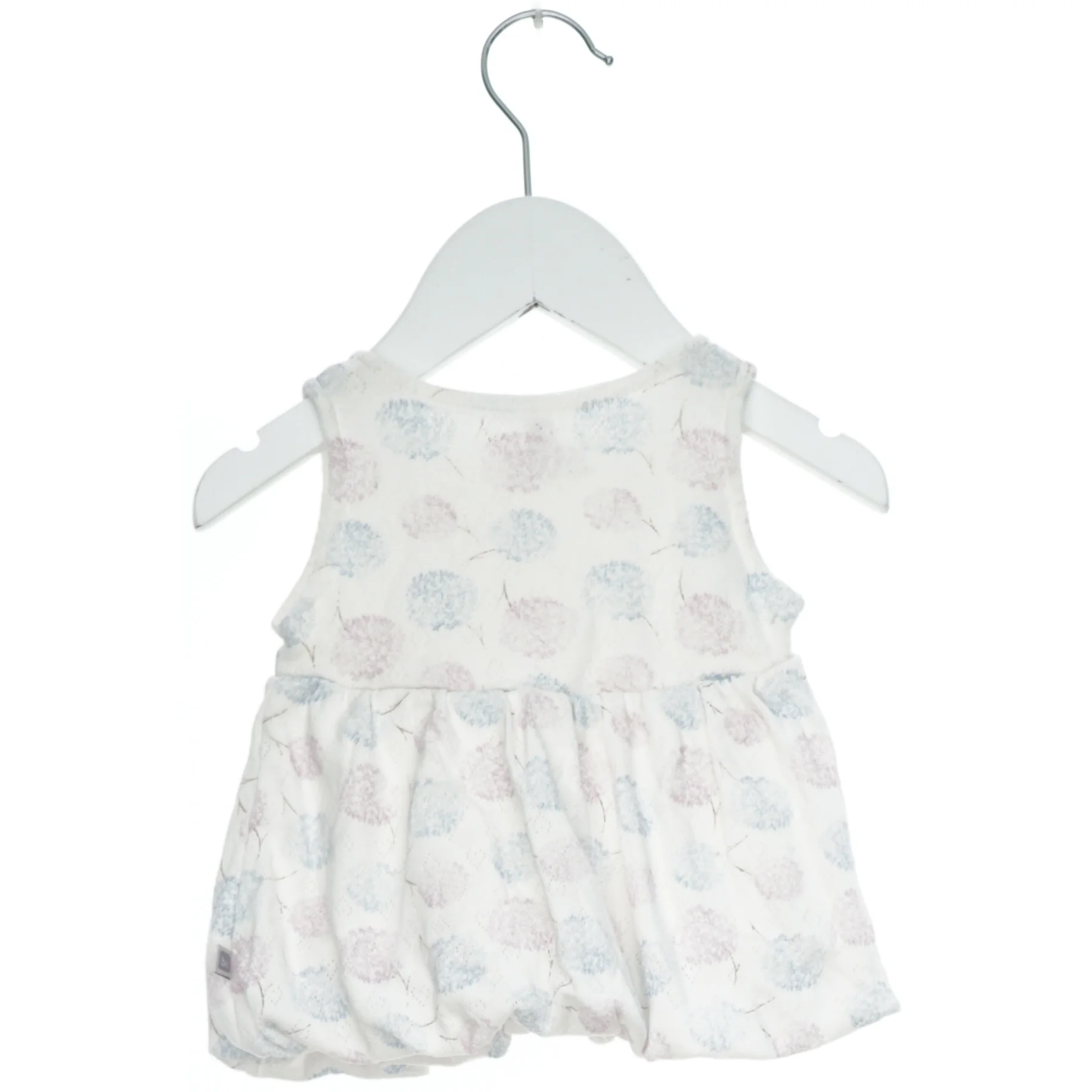 Sommerdragt med mønster fra Bi (str. 68)