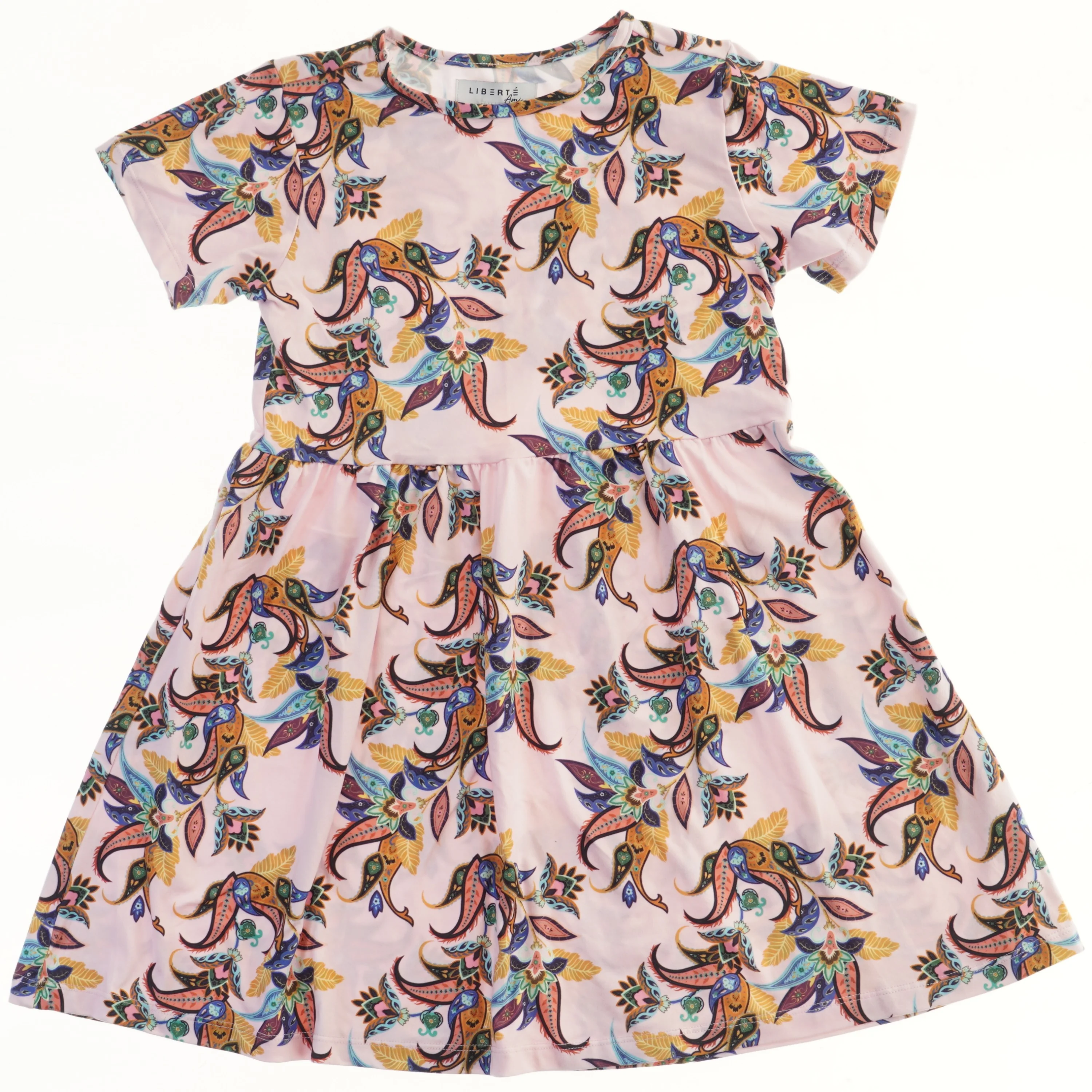 Kortærmet sommerkjole med blomstermønster fra LIBERTÉ Ami (str. 110)