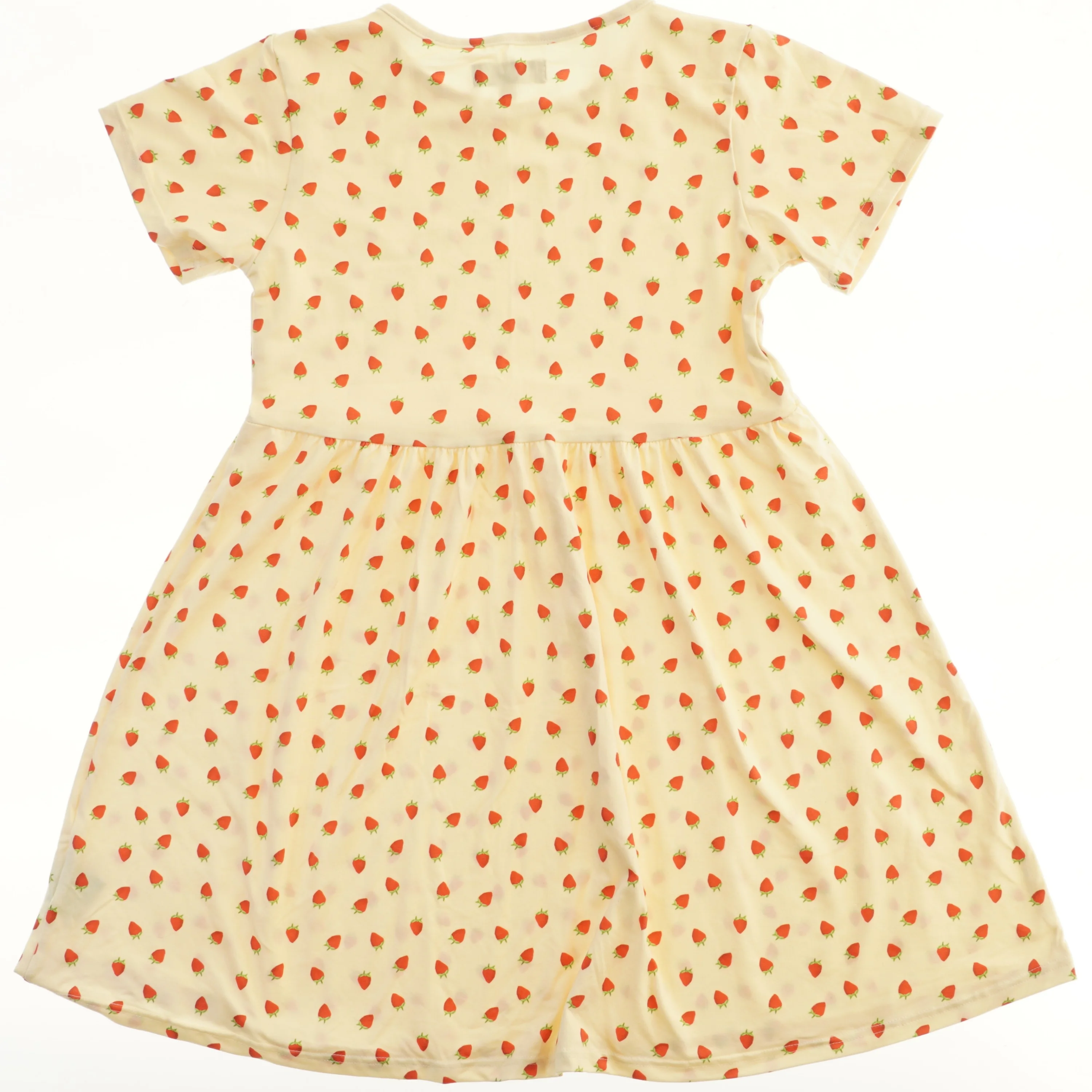 Kortærmet kjole med jordbærprint fra LIBERTÉ Ami (str. 122)