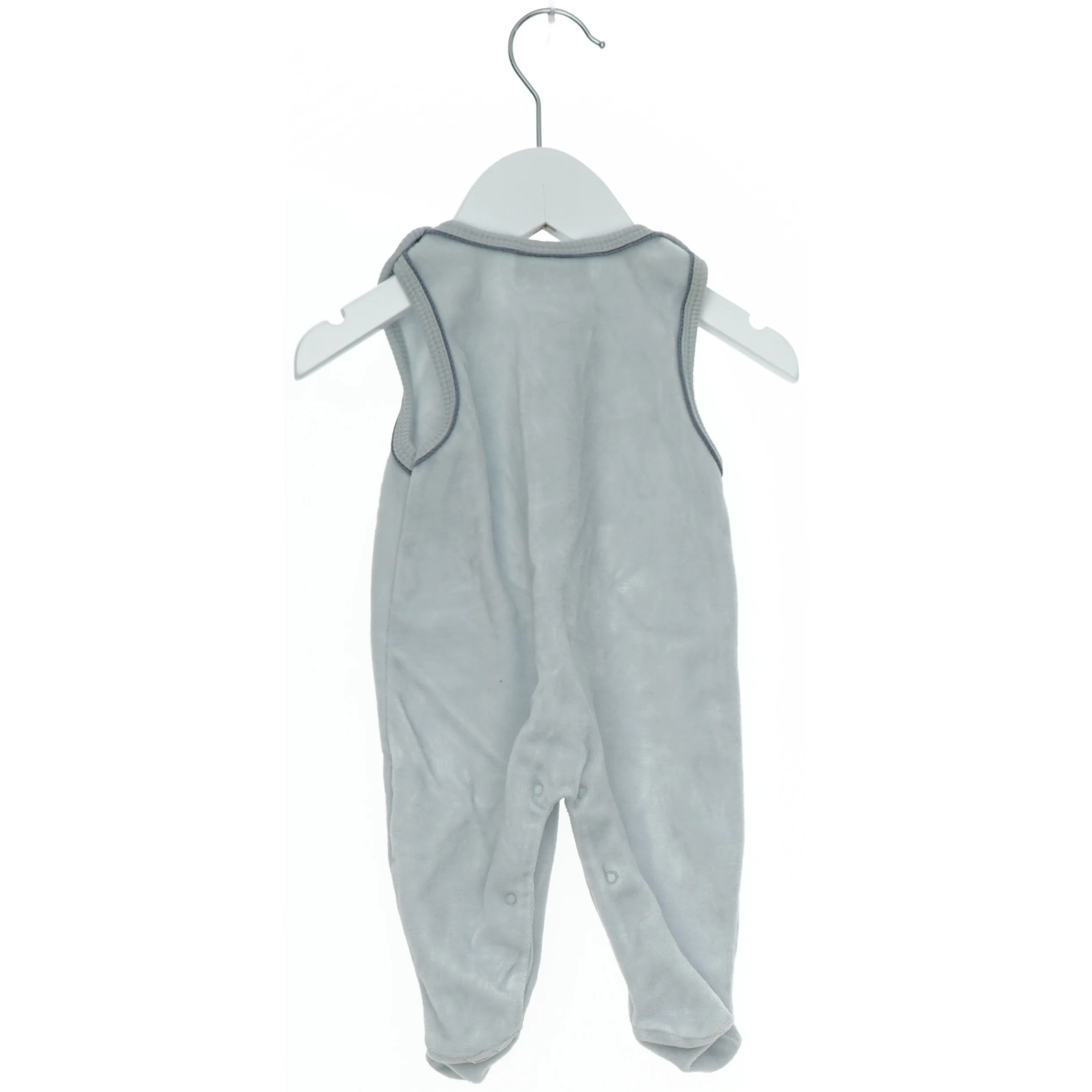 Heldragt med broderi fra Fixoni (str. 56)