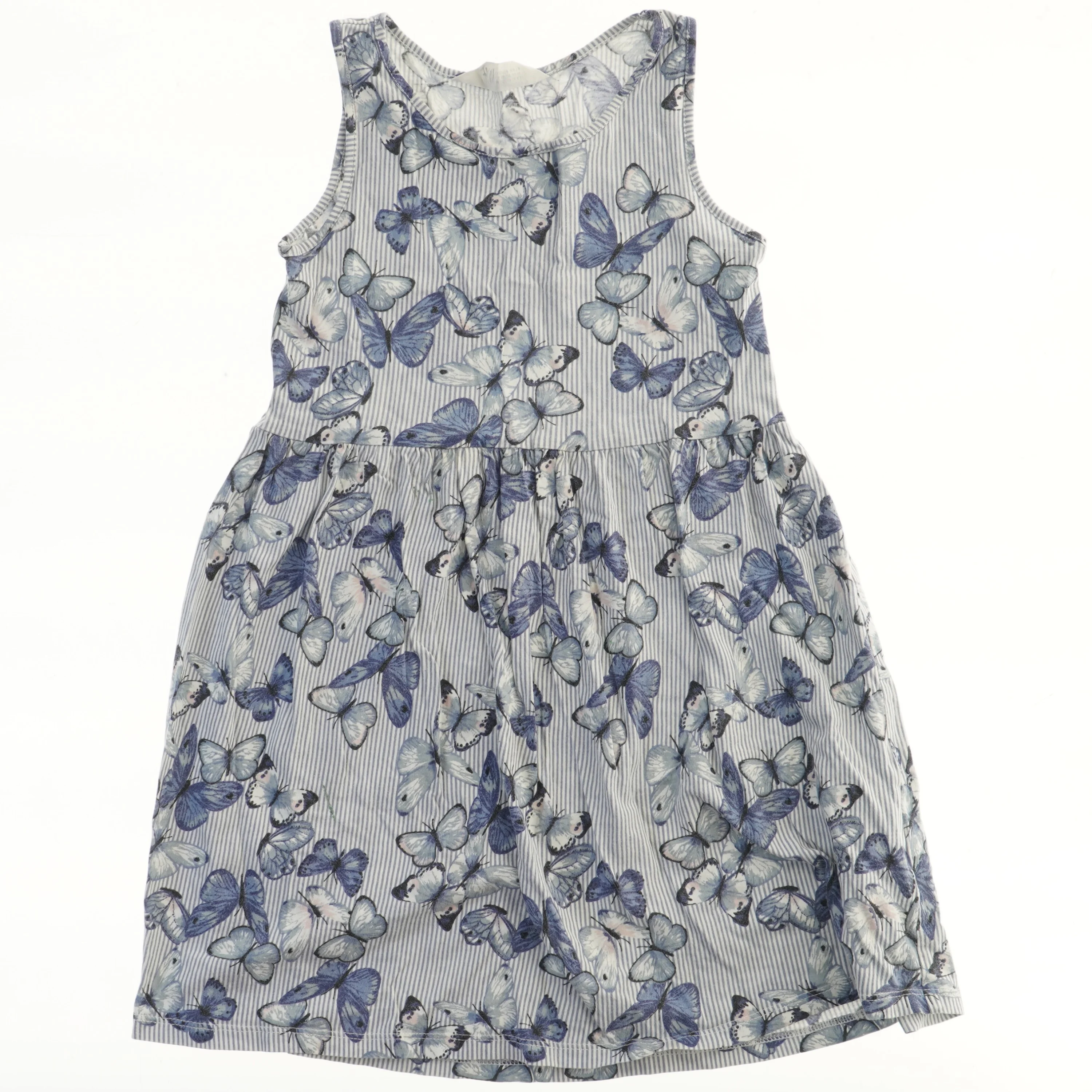 Sommerkjole med sommerfugle fra H&M (str. 122)