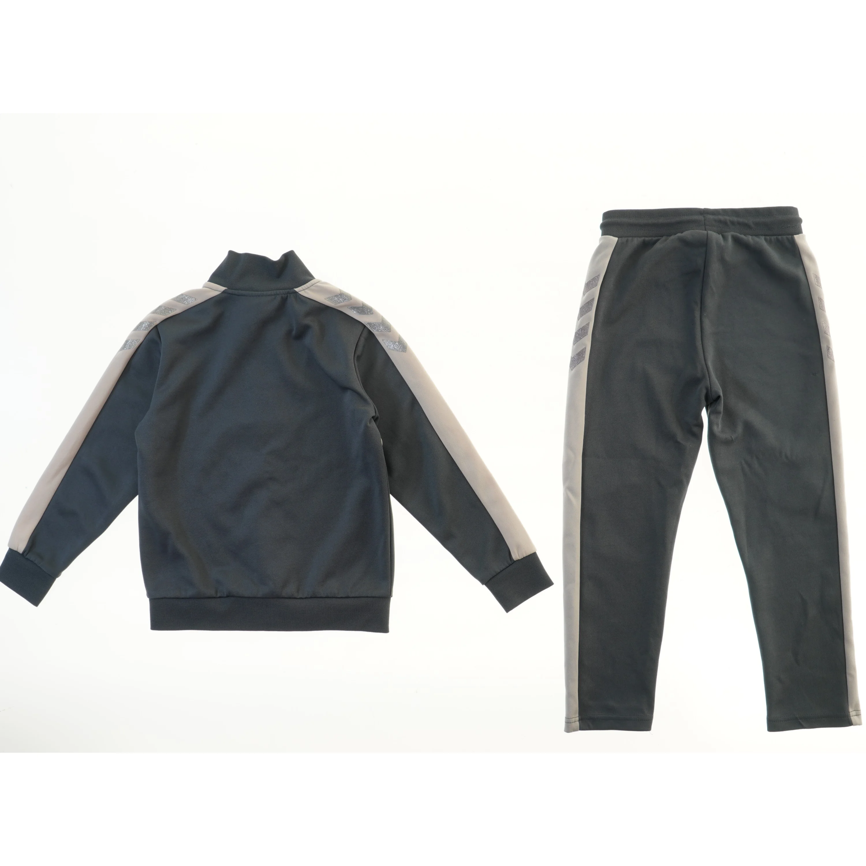 Træningssæt til børn fra Hummel (str. 122)