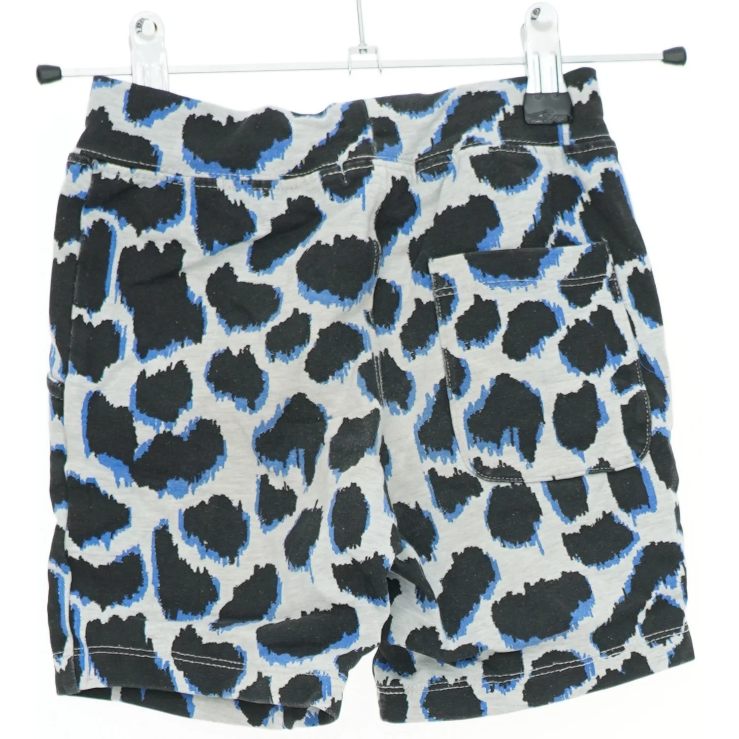 Børneshorts med mønster fra Name It (str. 104)