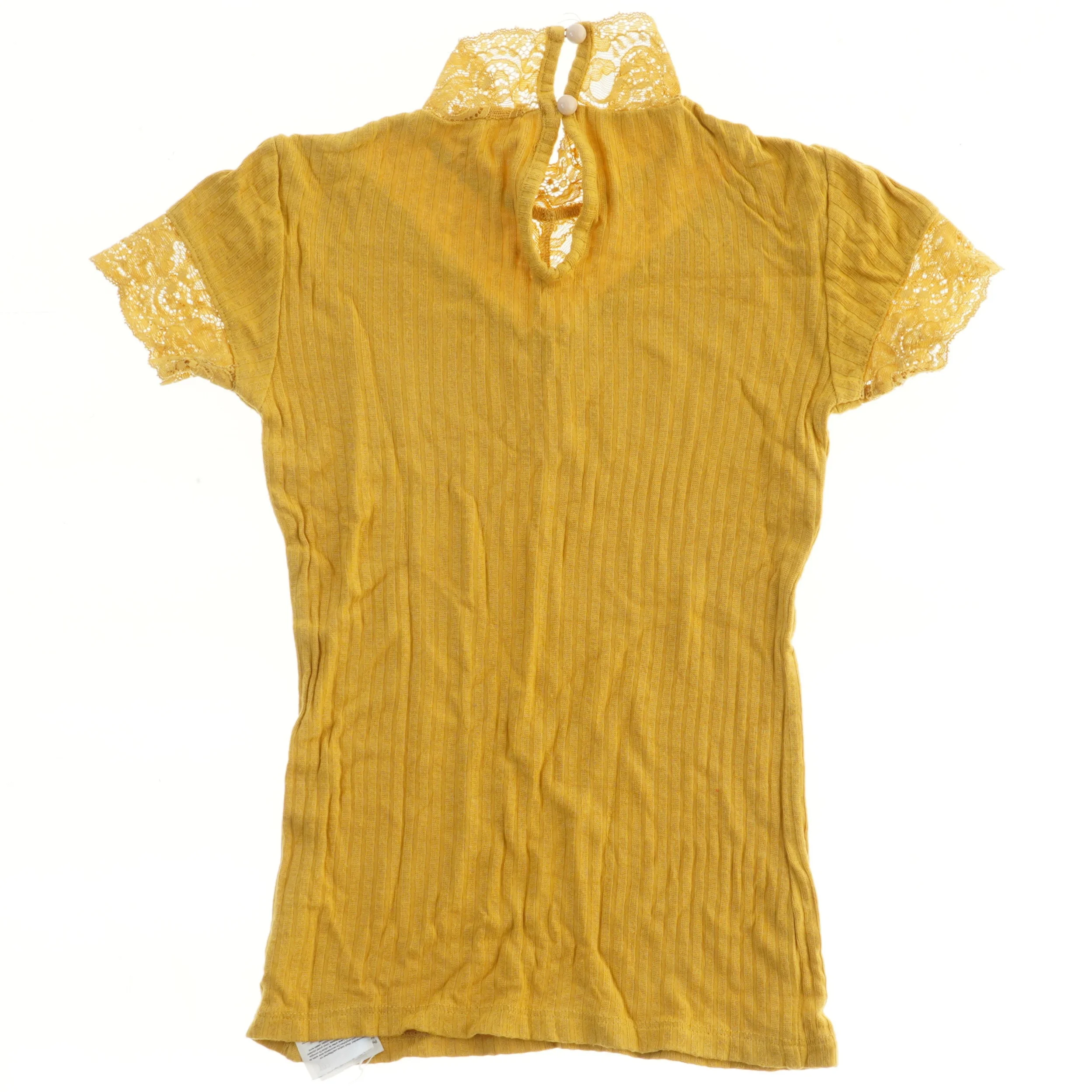 Bluse med blonde detaljer fra Name It (str. 122)