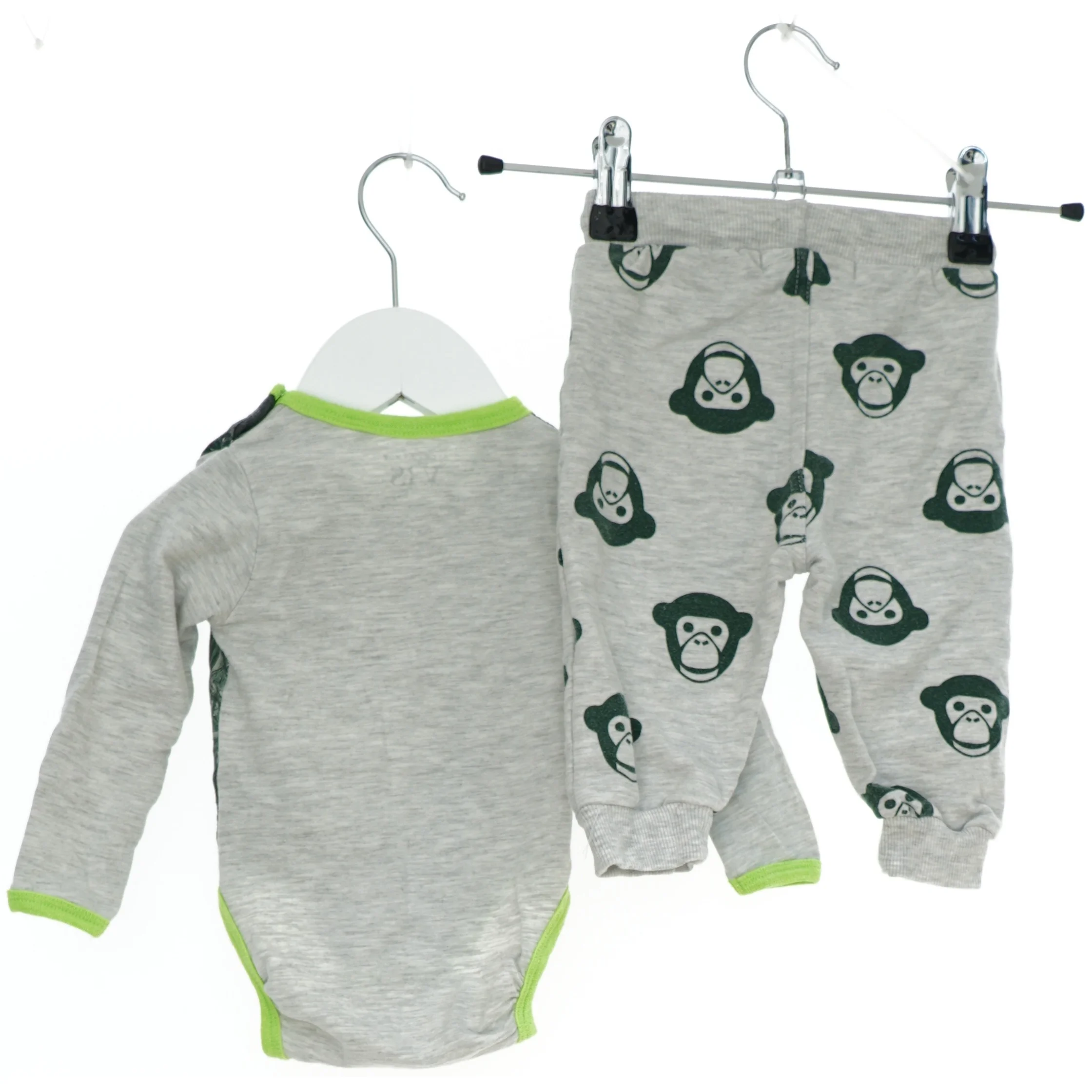 Grå bodystocking og bukser med abeprint fra VRS (str. 62)