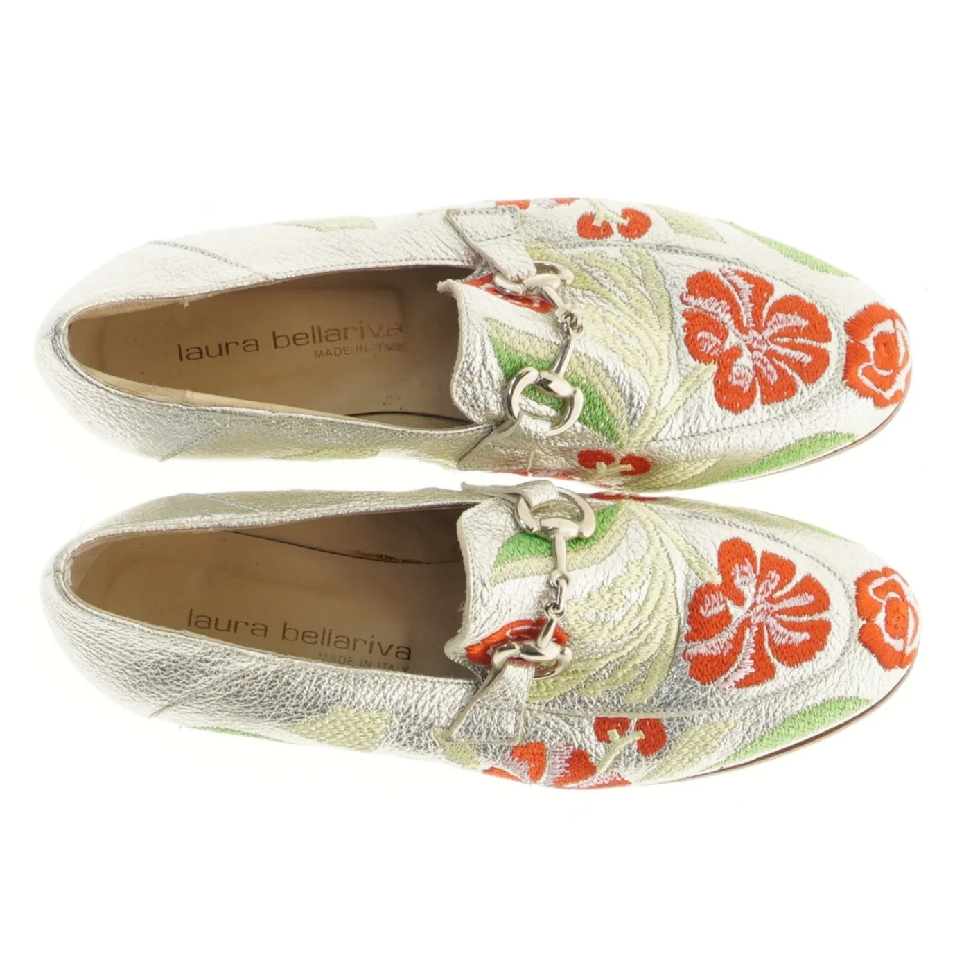 Sølvfarvede loafers med blomsterbroderi fra Laura Bellariva (str. 37 )