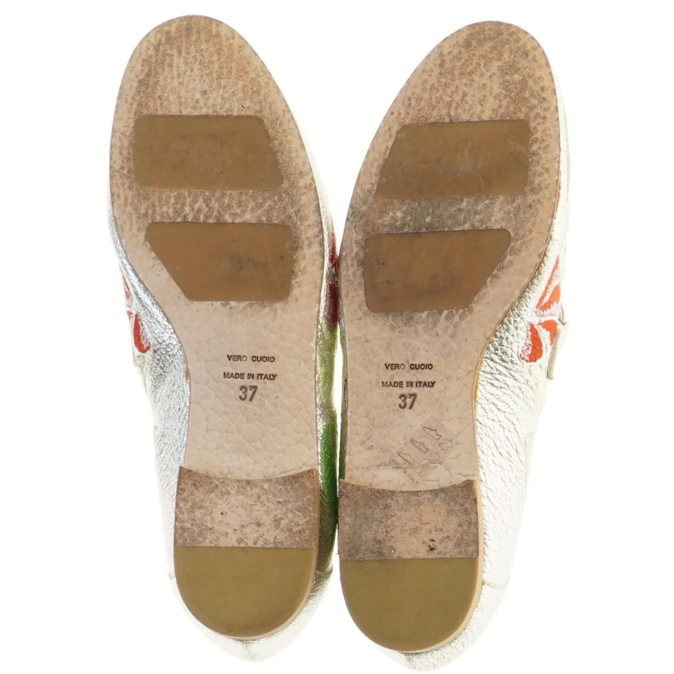 Sølvfarvede loafers med blomsterbroderi fra Laura Bellariva (str. 37 )