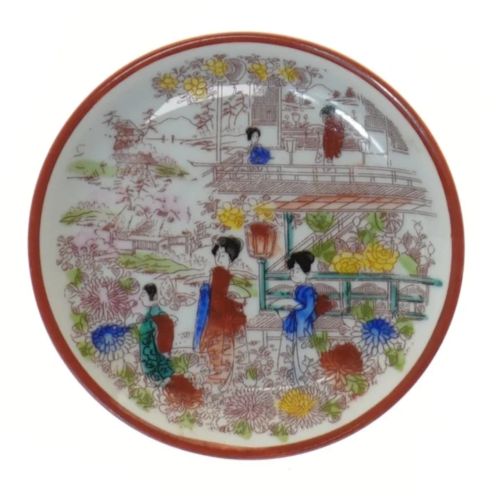 Dekorativ tallerken med asiatisk design (str. Ø 13 cm)