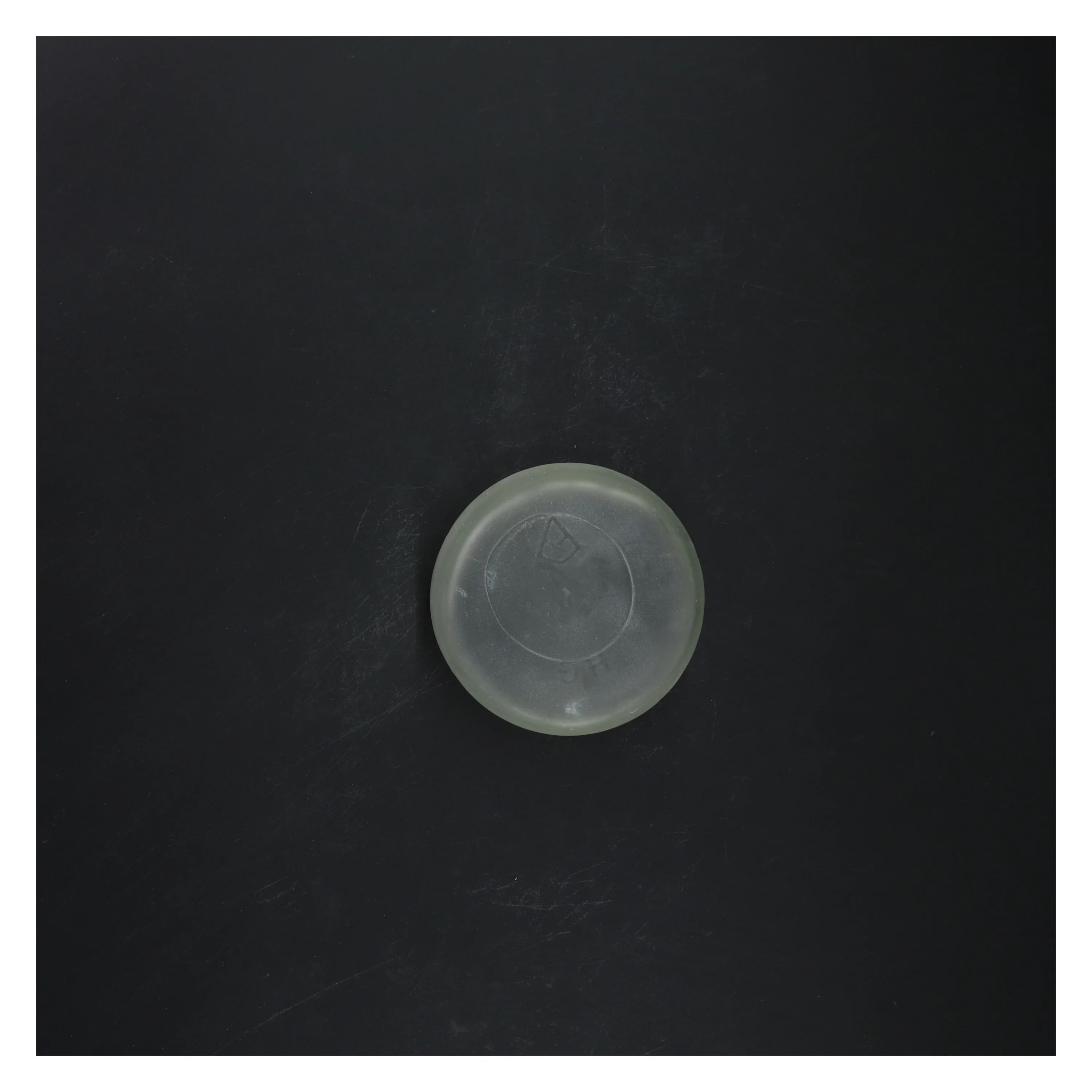 Glaskrukke med låg og blomster (str. Ø 9 cm)