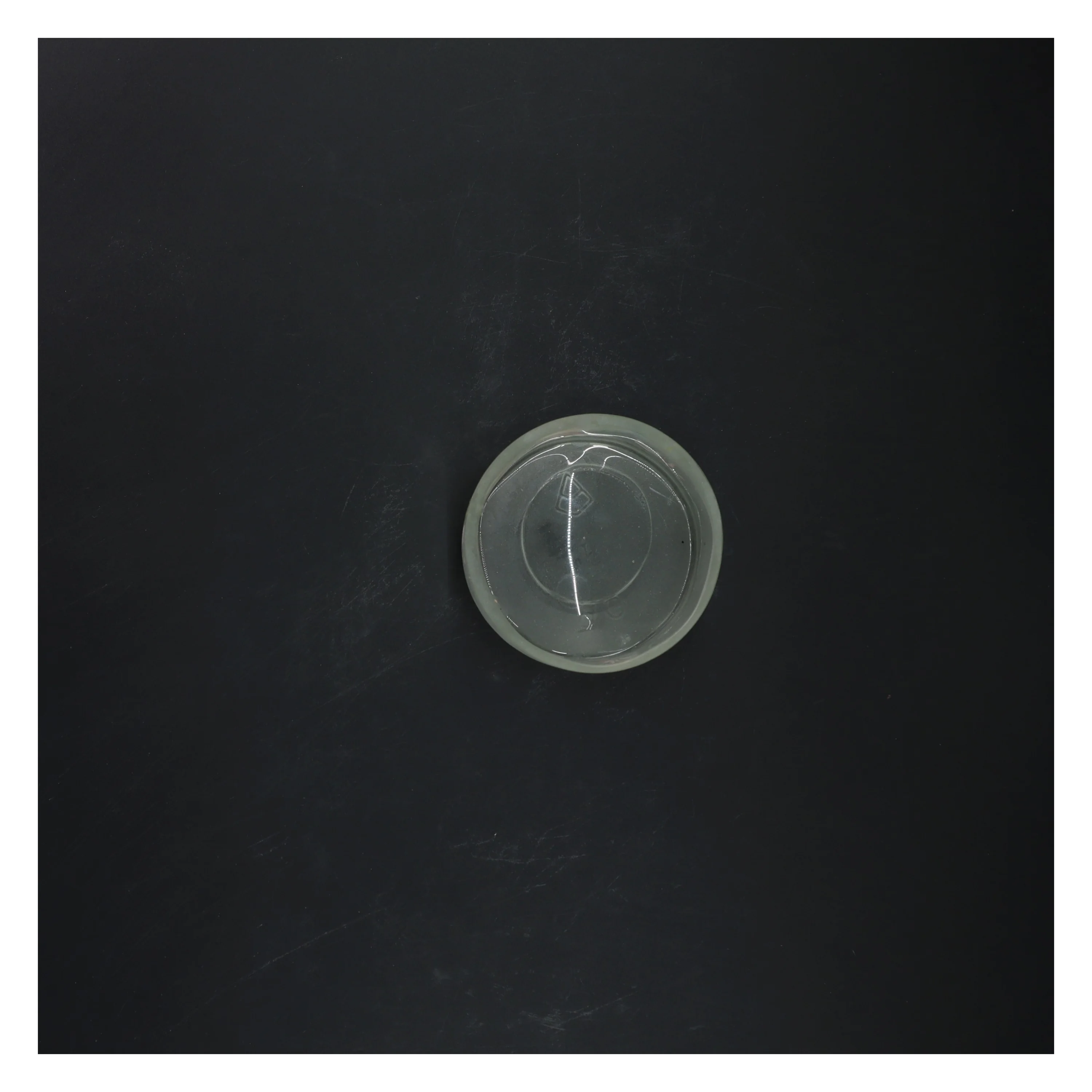 Glaskrukke med låg og blomster (str. Ø 9 cm)