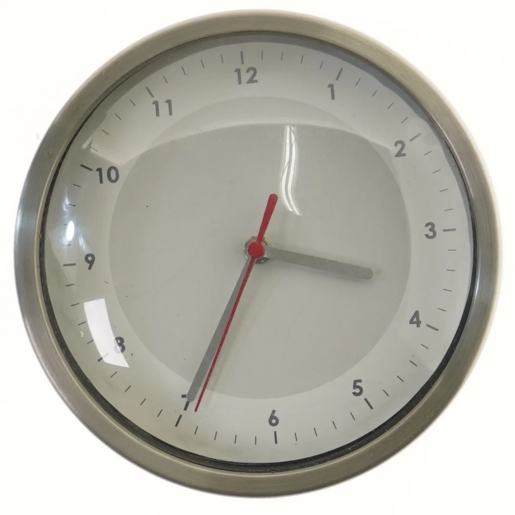 Vægur med stålramme (str. Ø 20 cm)