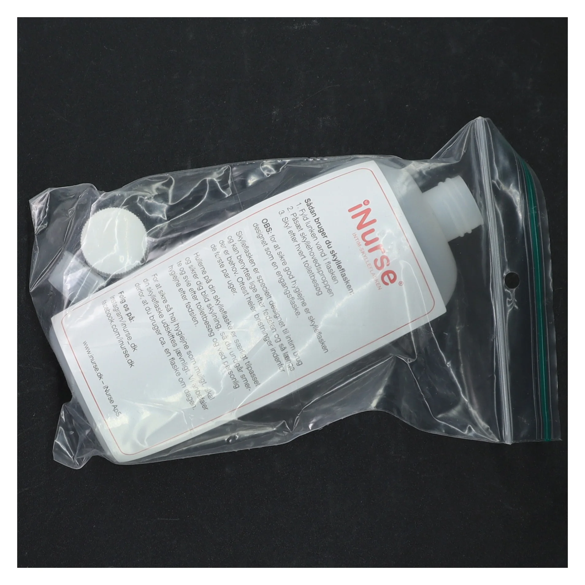 Tom plastikflaske med emballage