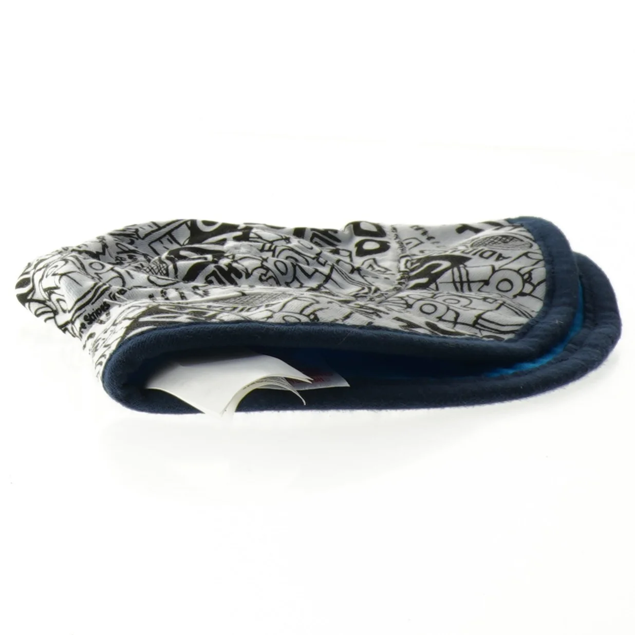 Hat fra Adidas (str. 29 x 18 cm)