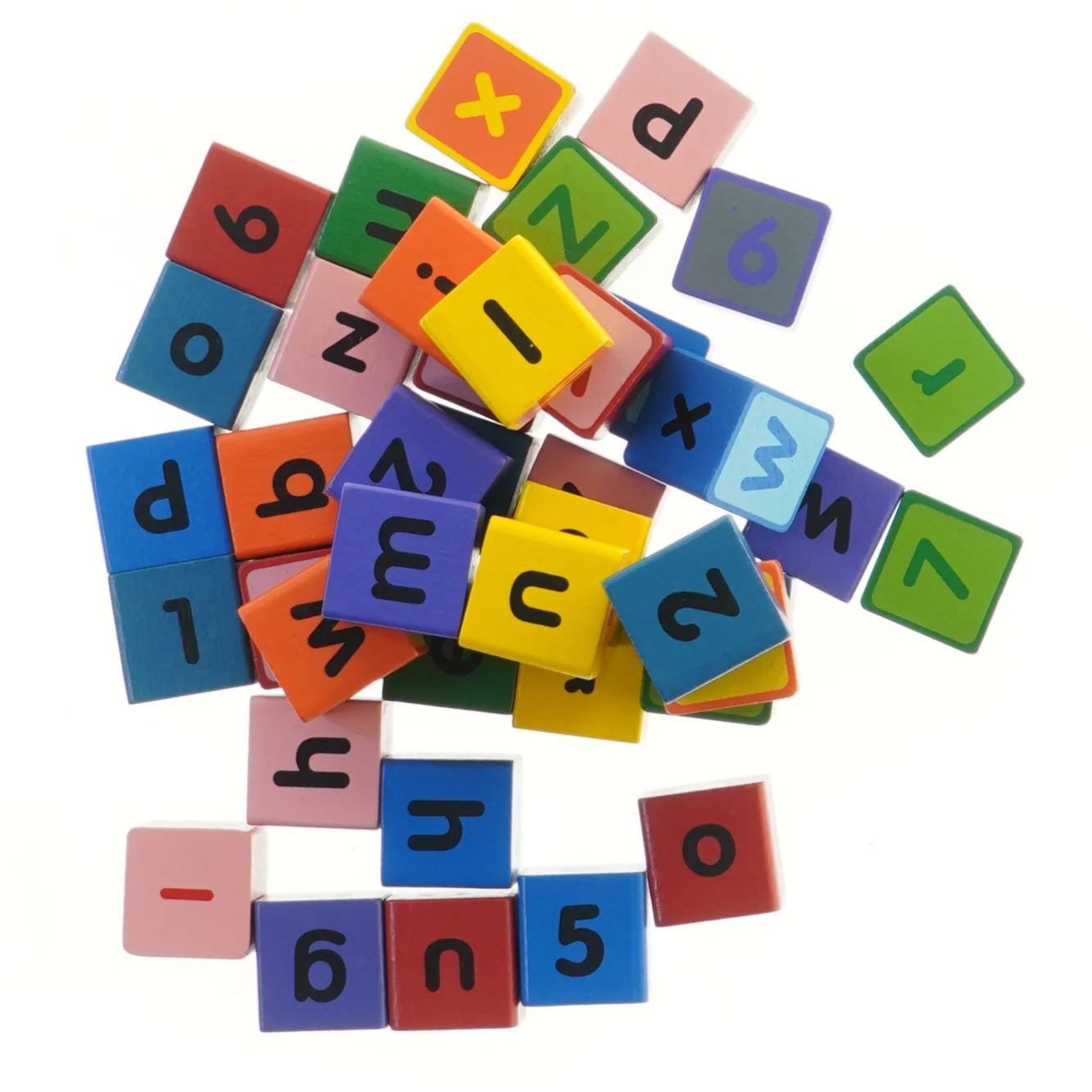 Træklodser med bogstaver og tal (str. 3x3 cm)