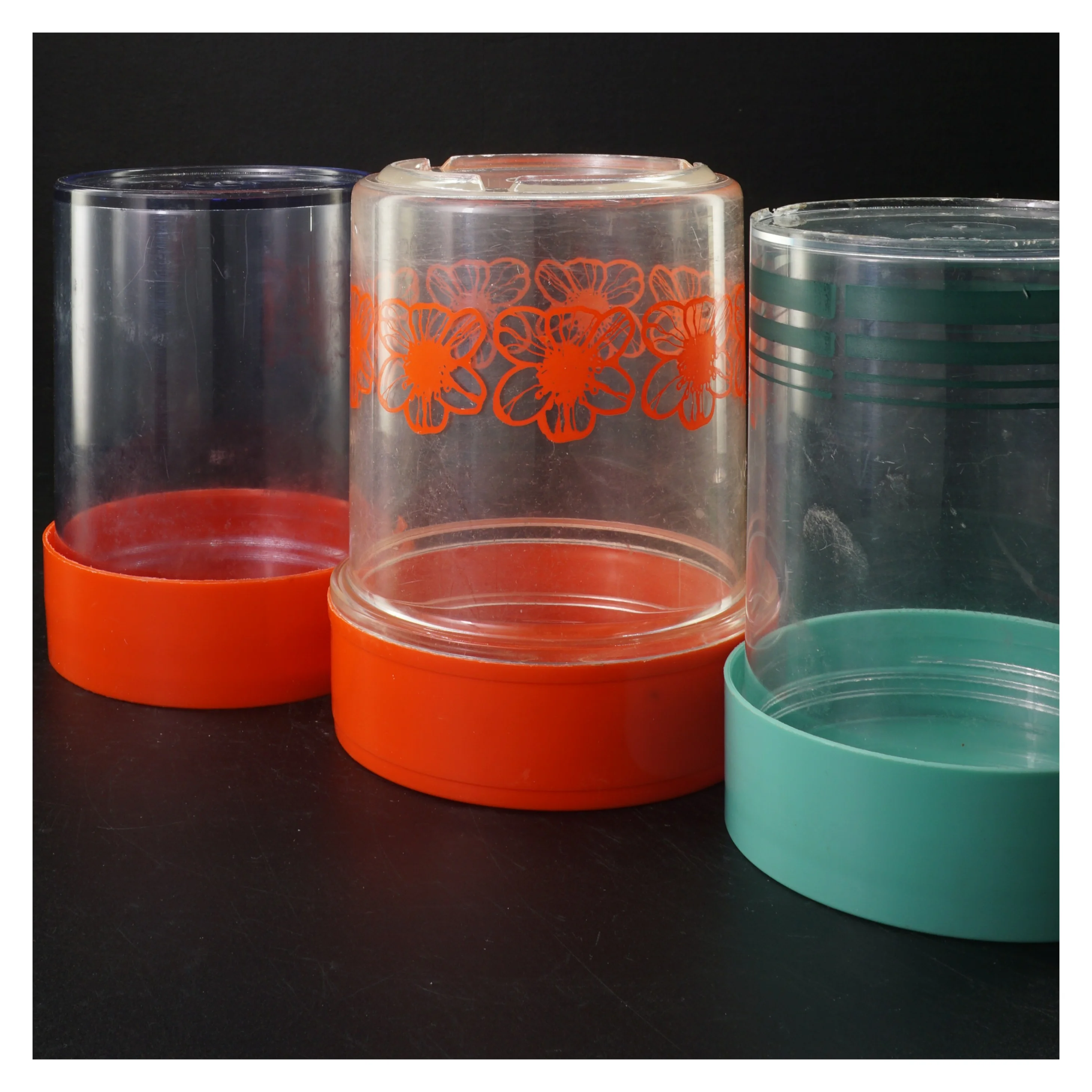 Vintage plastopbevaringsbeholdere