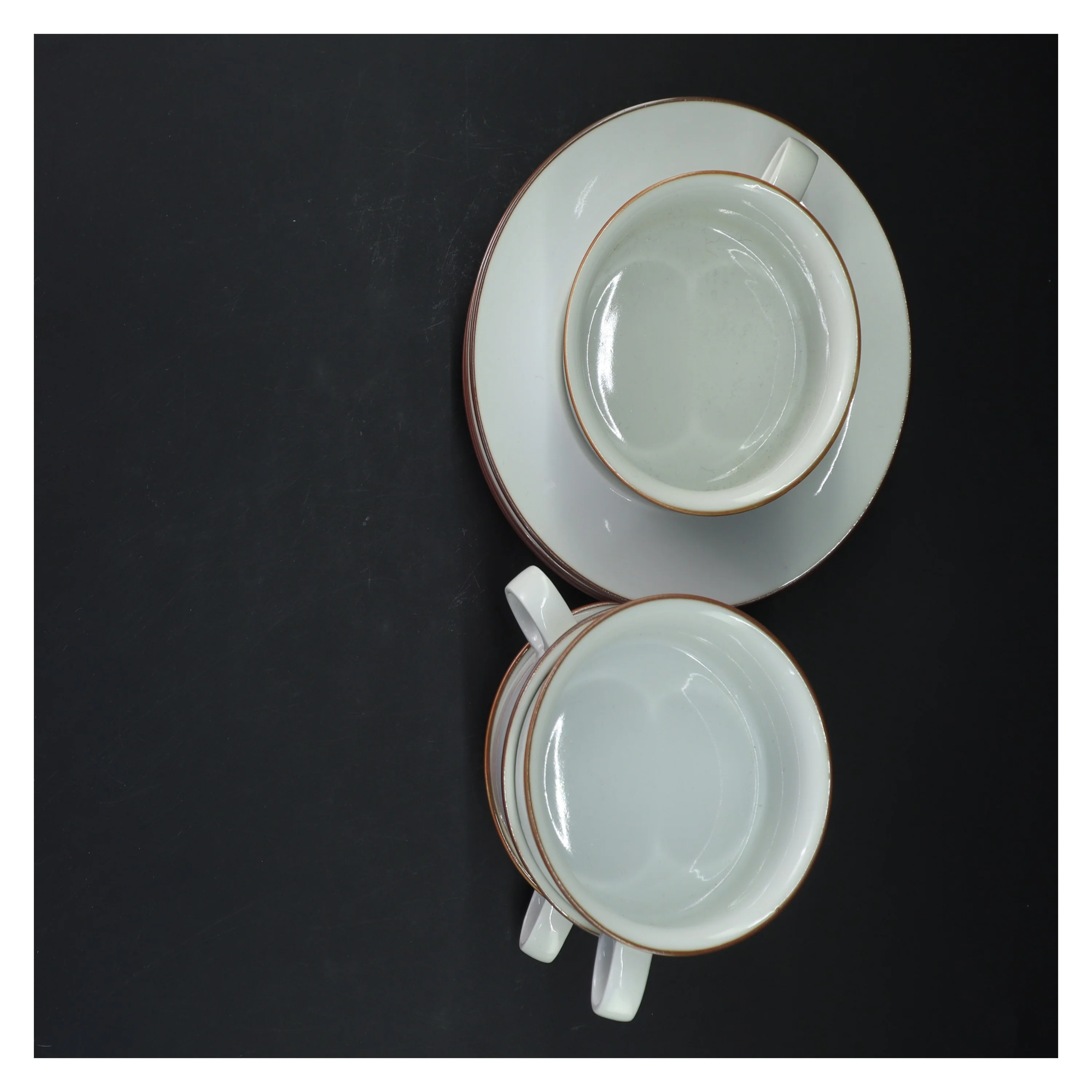 Domino porcelæns te/kaffekopper med underkopper fra Royal Copenhagen, Domino (str. 5 styk underkopper (ø 16) 4 styk kopper (ø 10) cm)