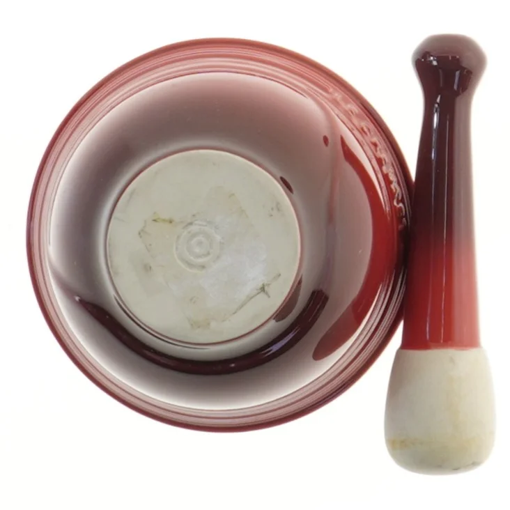 Le Creuset morter med støder (str. Ø 12 cm)