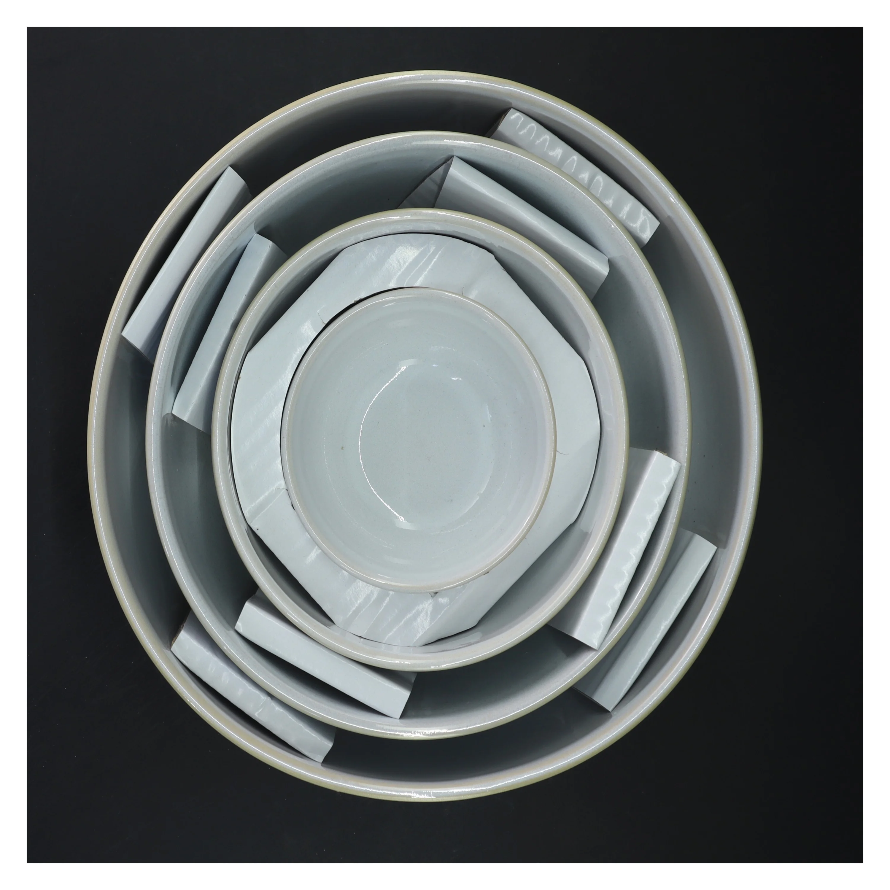 Sæt af keramiske skåle fra Knabstrup (str. Ø 25 og 20,5 og 15,5 og 10 cm)