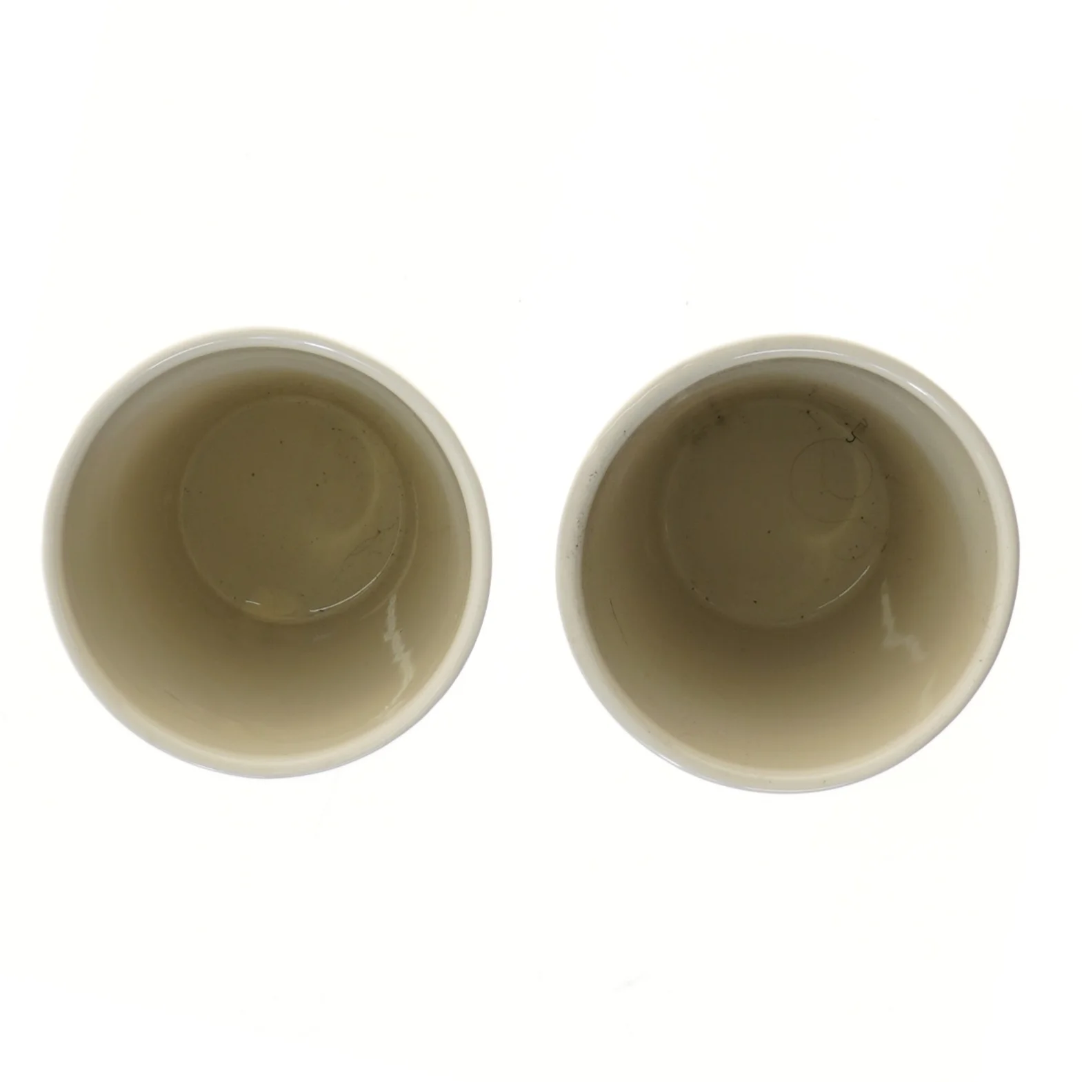 To beige potter (str. 2 stk Ø 12,5 cm længde 15 cm)