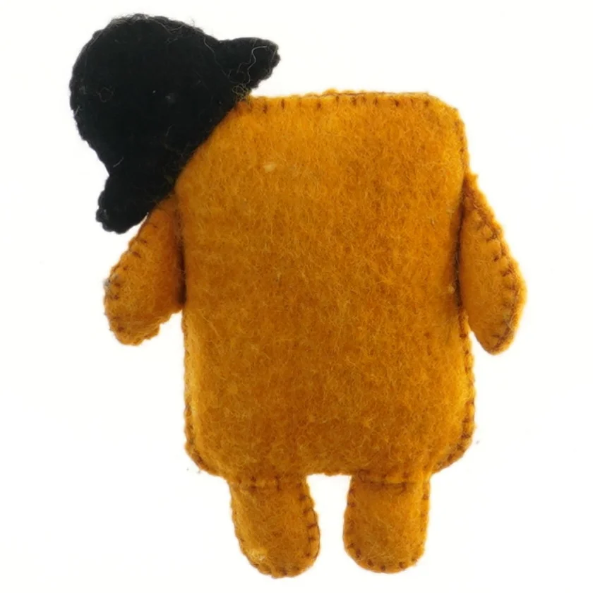 Lille filtdyr med hat (str. 17,5x12,5 cm)