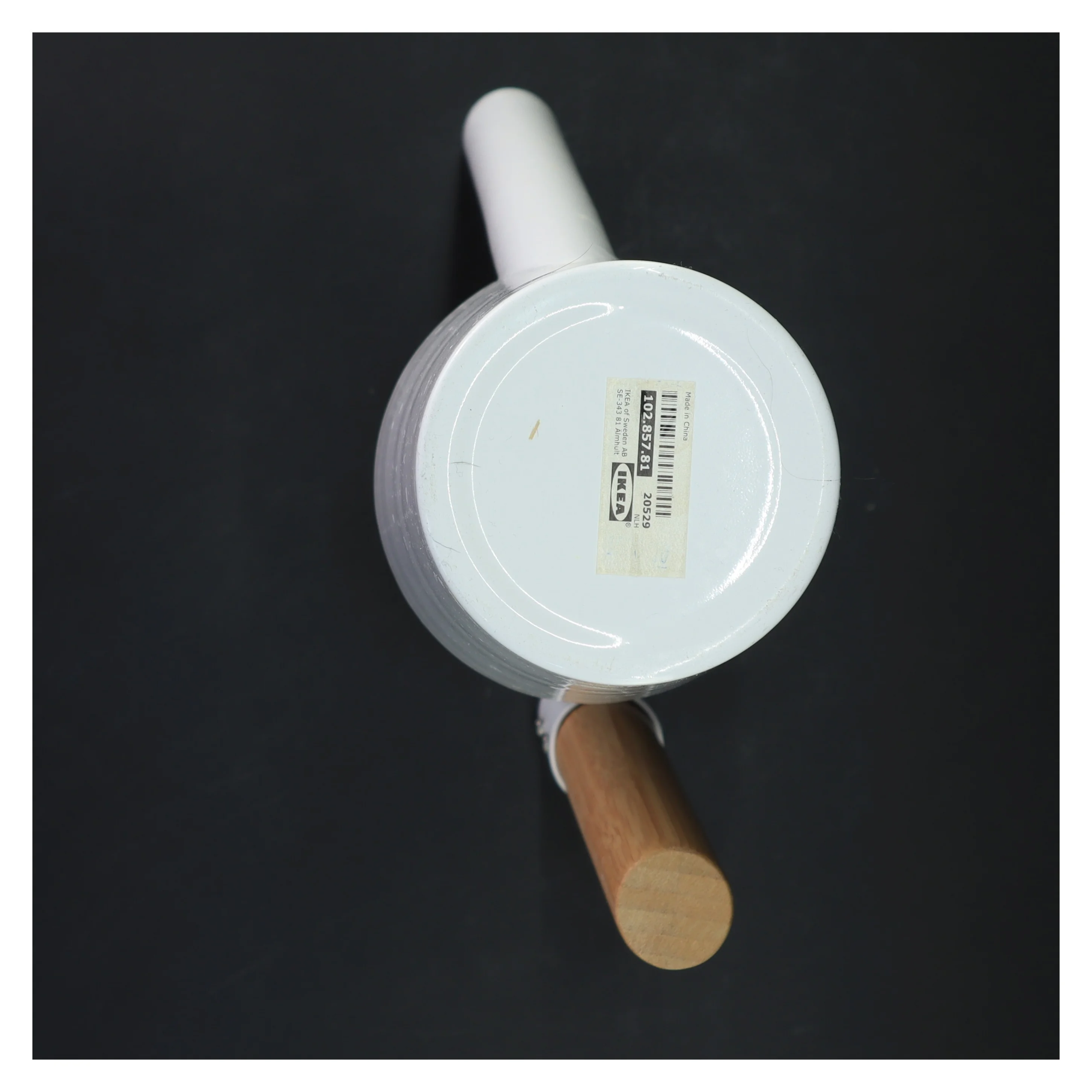 Hvid vandkande med træhåndtag fra IKEA (str. 30 cm)