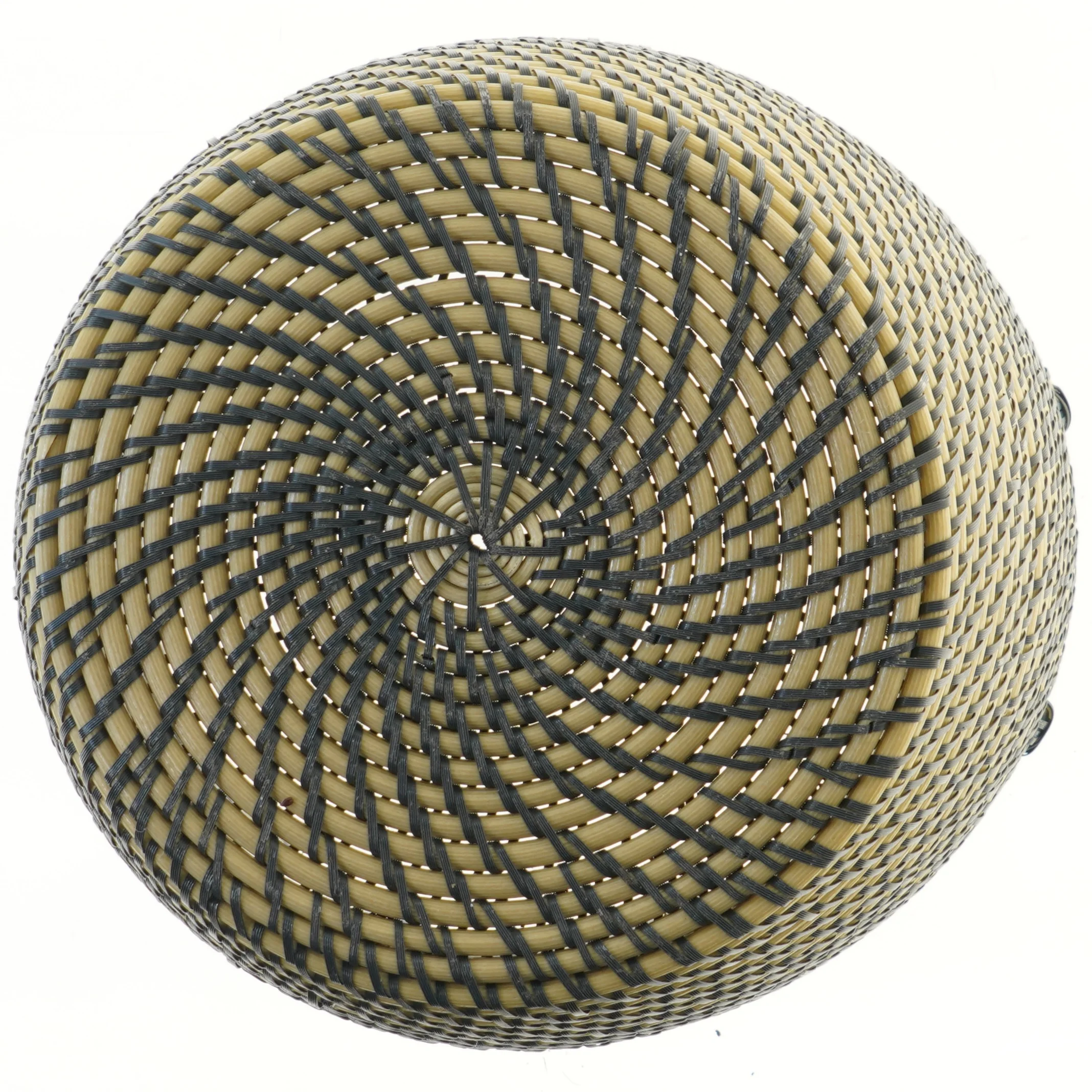 Flettet kurv til opbevaring (str. Ø 37 cm længde 40 cm)