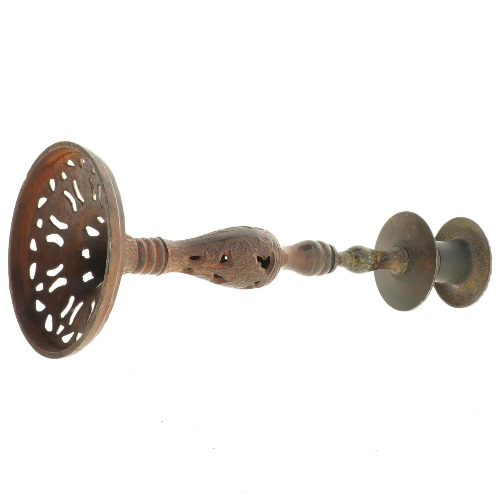 Støbejerns lysestage (str. 25 x 10 cm)