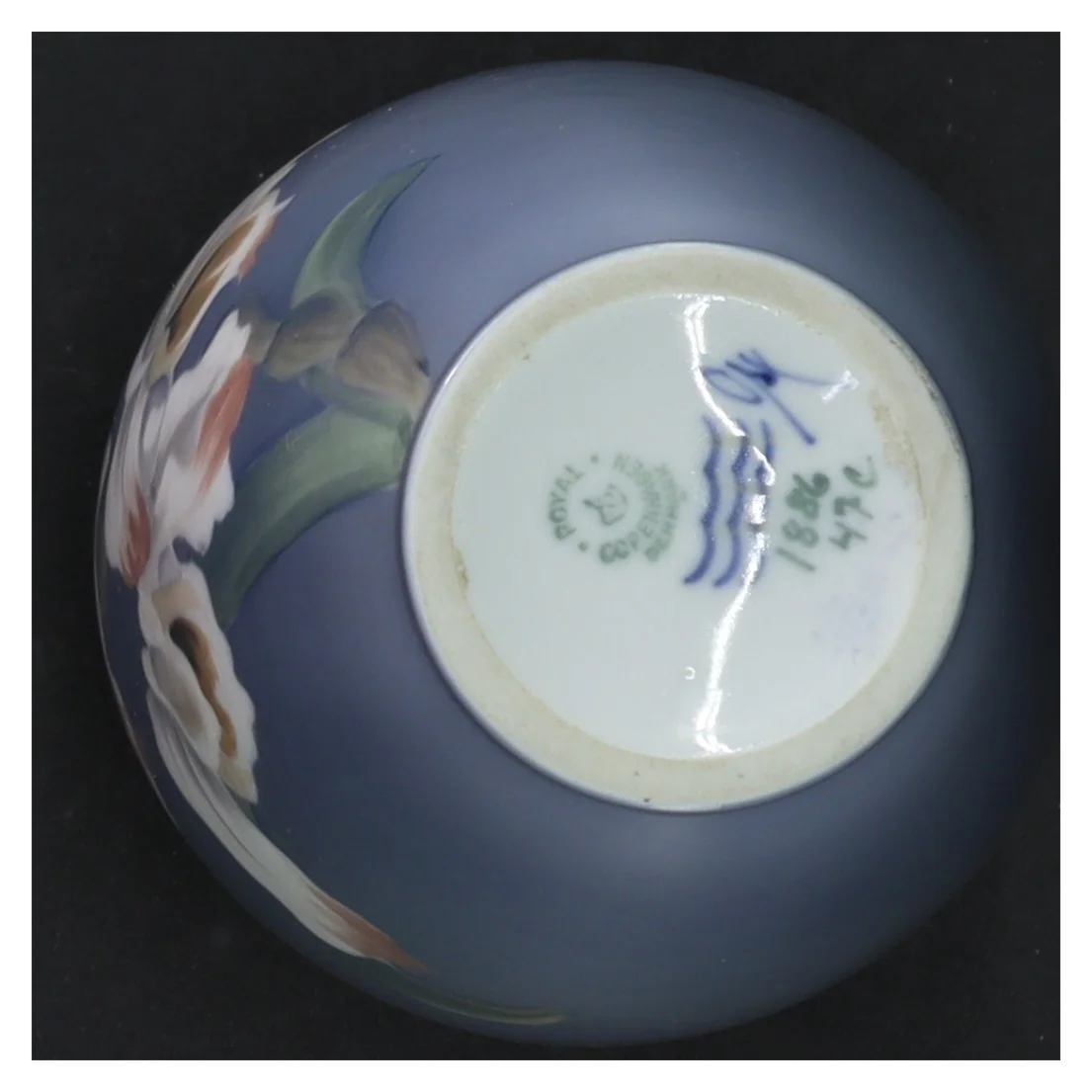 Royal Copenhagen Orkide Vase fra Royal Copenhagen (str. H 17 cm)