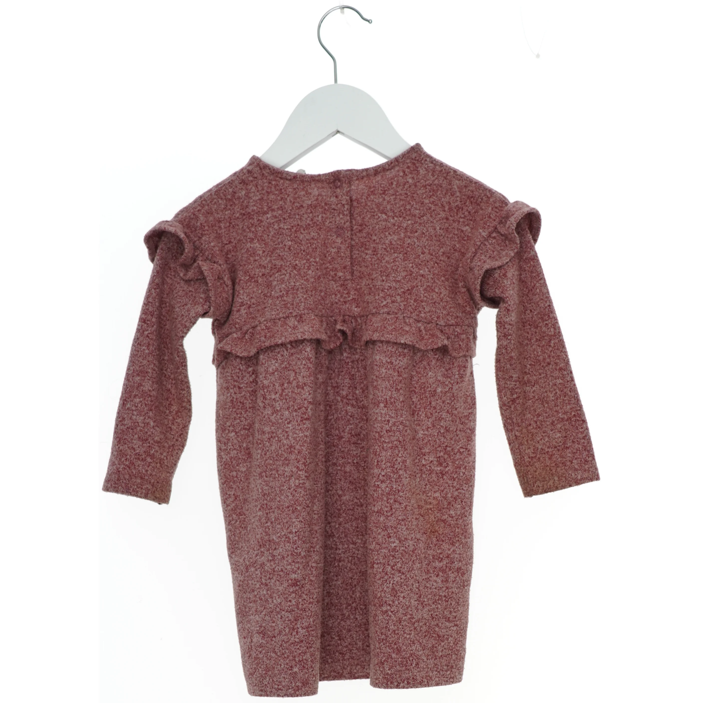 Rød børnekjole med flæsedetaljer fra Luca & Lola (str. 86)