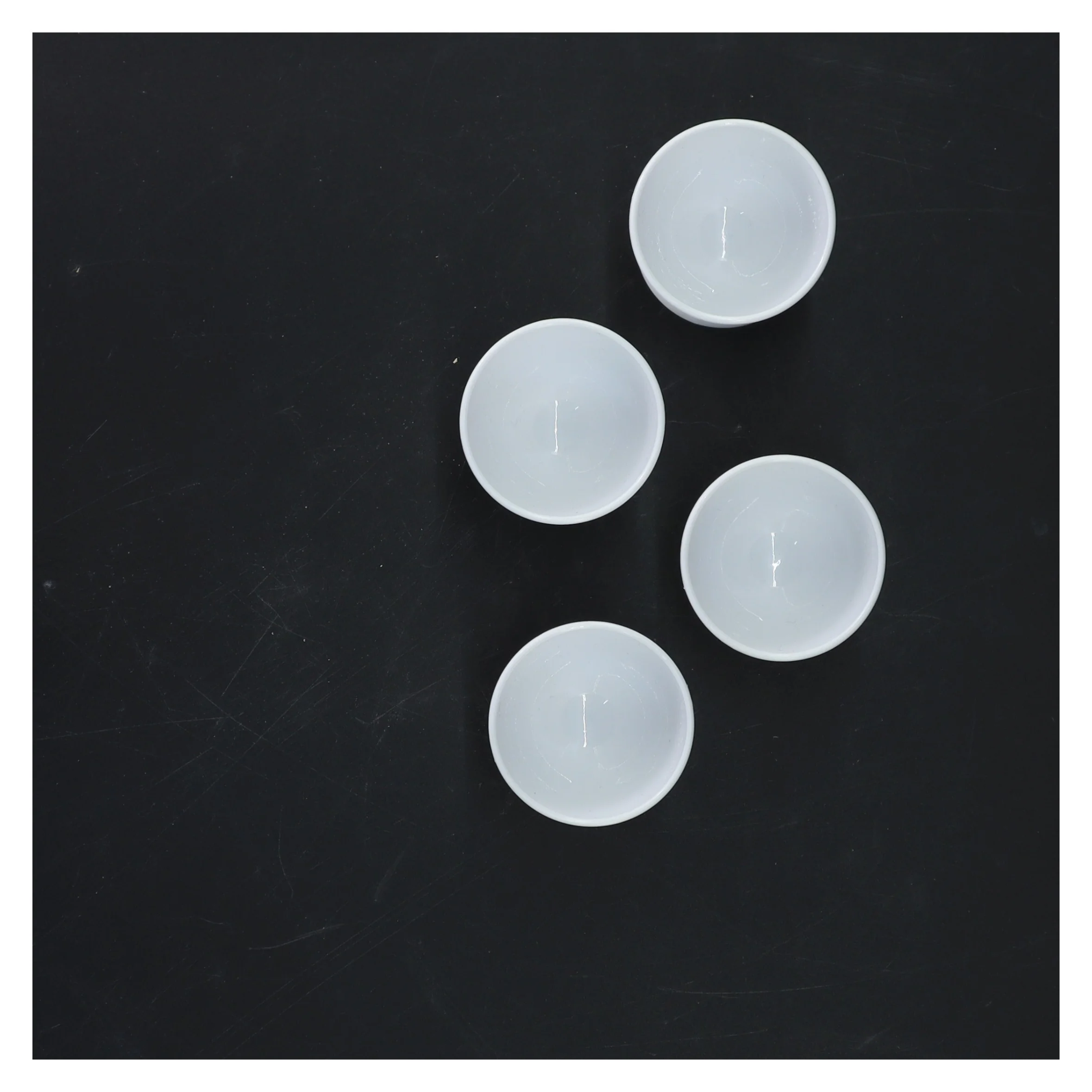 Sæt af æggebægre (str. 5x5 cm)