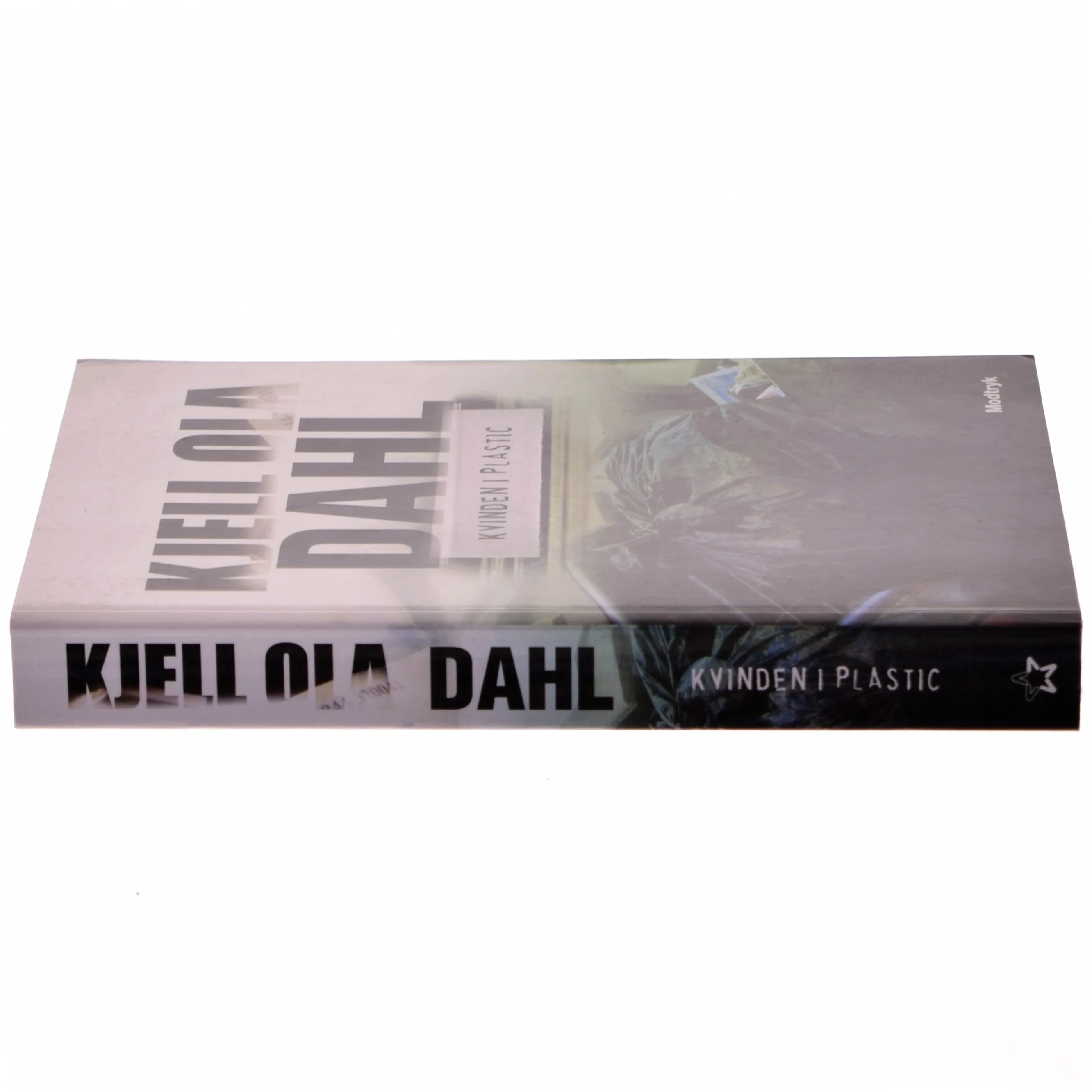 Kvinden i plastic af Kjell Ola Dahl (Bog)