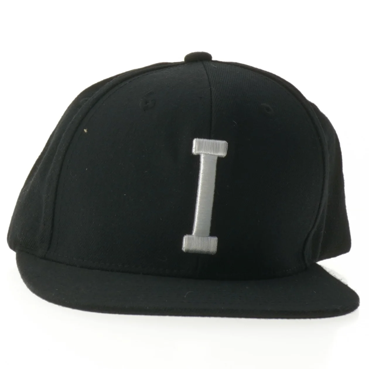 Sort snapback kasket (str. 12)