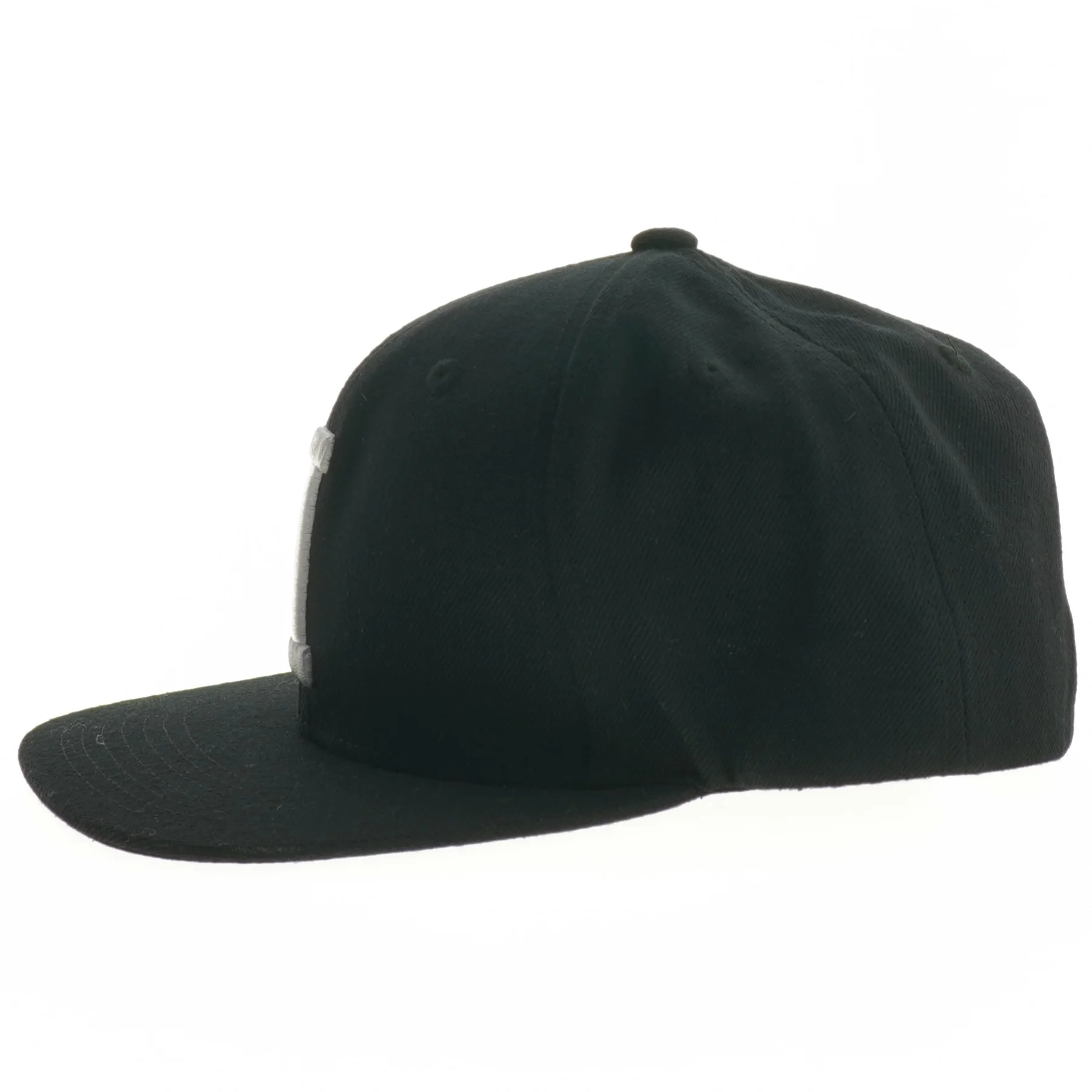 Sort snapback kasket (str. 12)