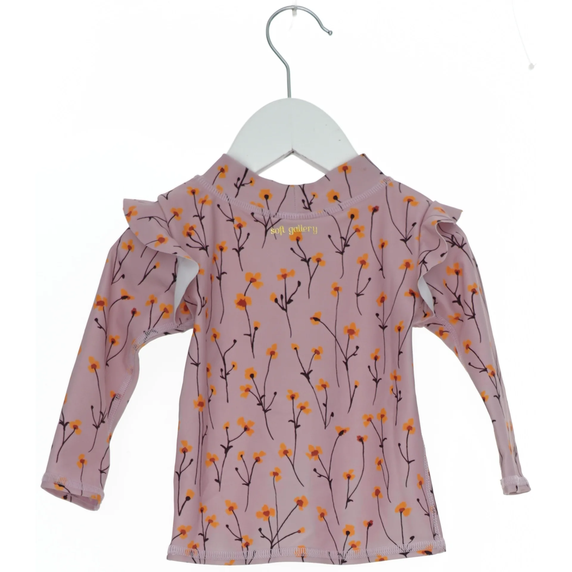 UV-bluse med blomsterprint fra Soft Gallery  (str. 68)
