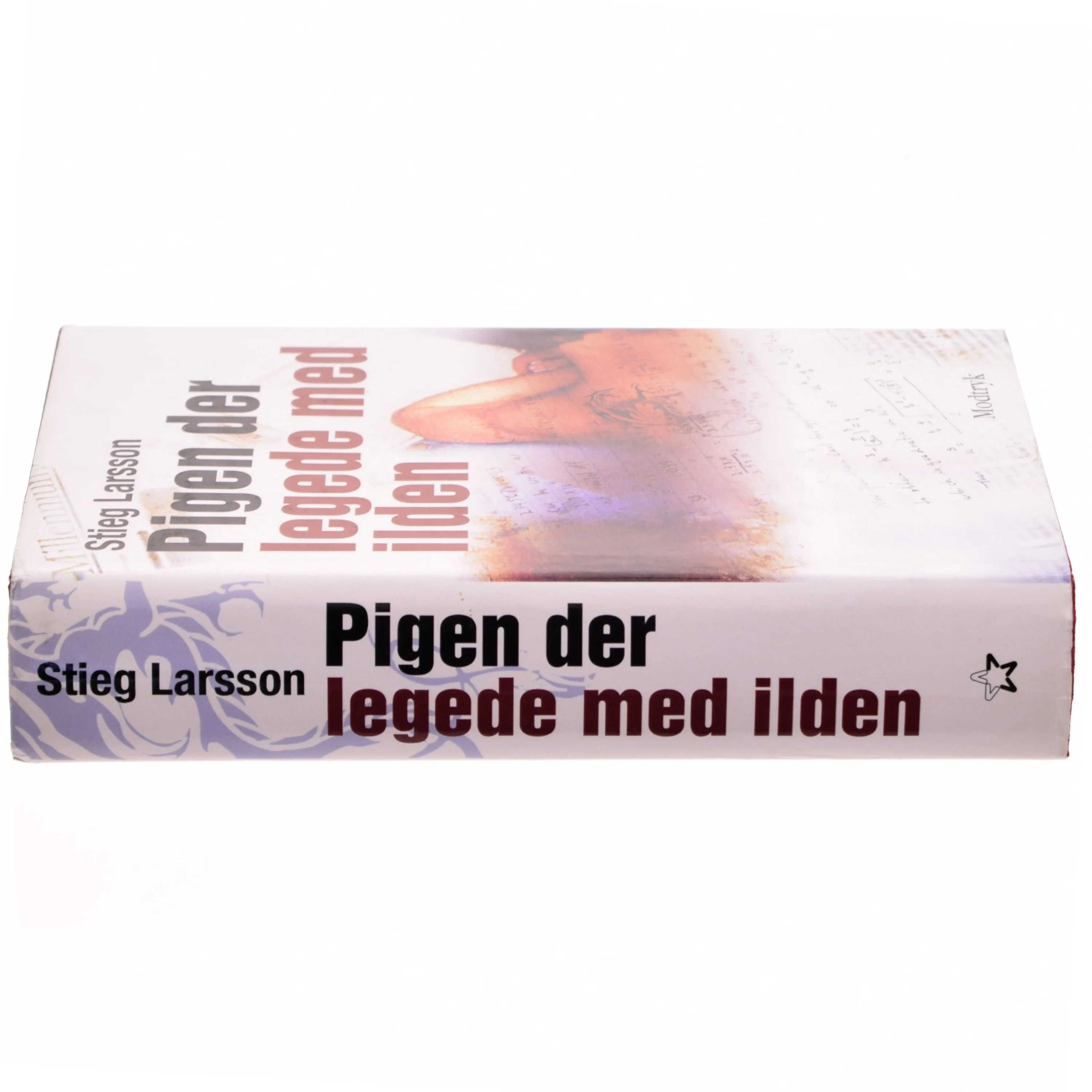 Pigen der legede med ilden af Stieg Larsson