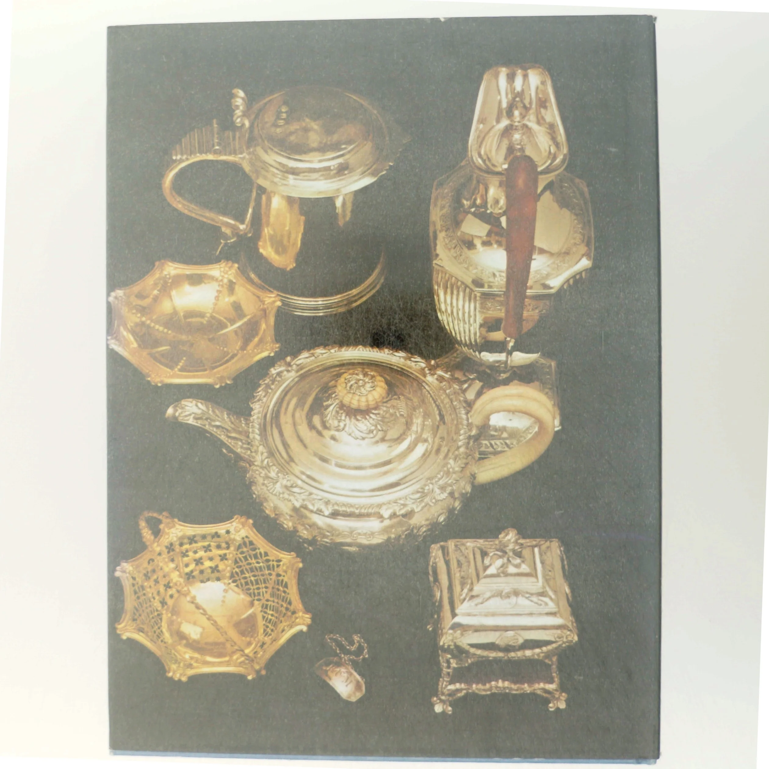 Bog om sølvtøj fra Derby Books