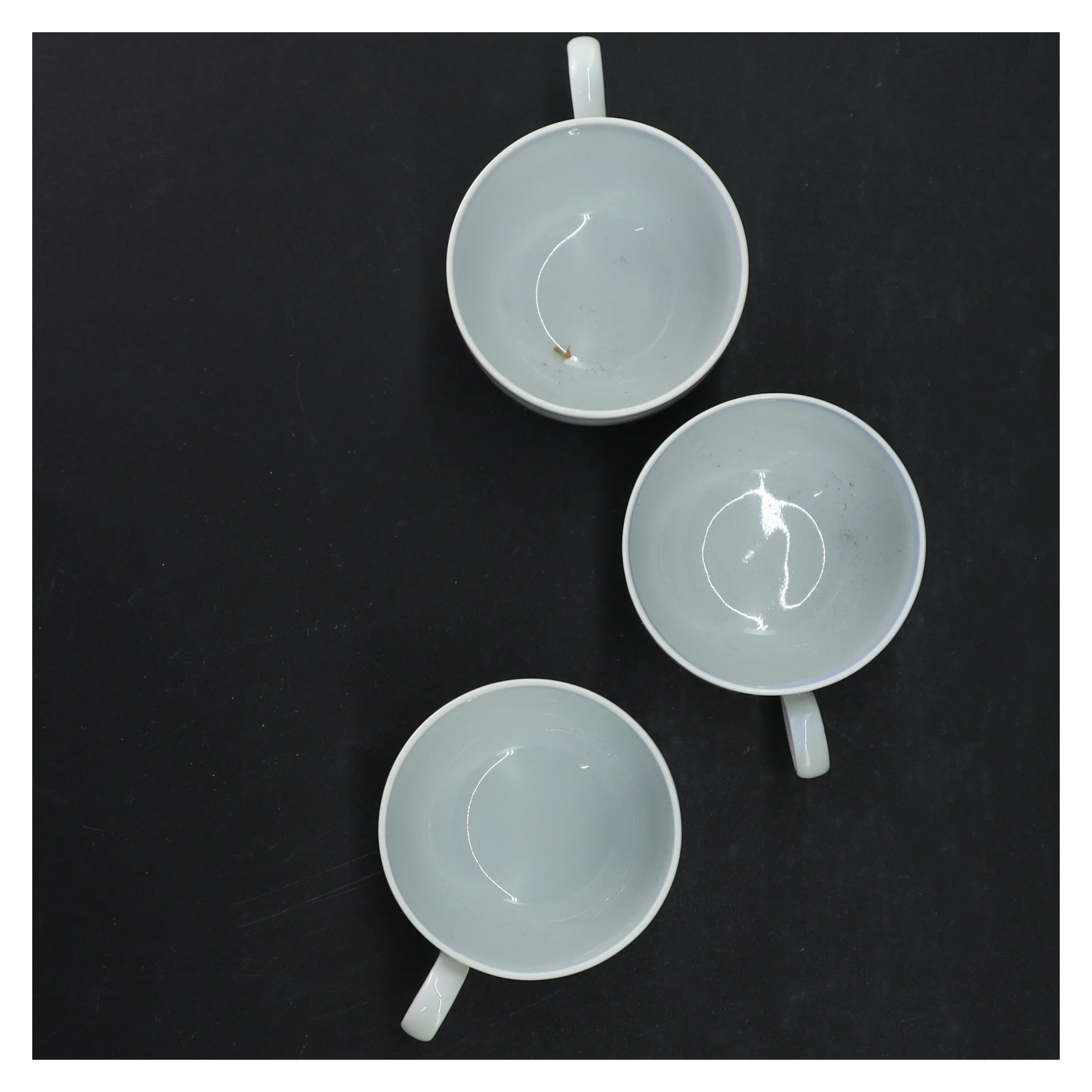 Porcelænskrus med blade design fra B&G (str. 7 cm i diameter)