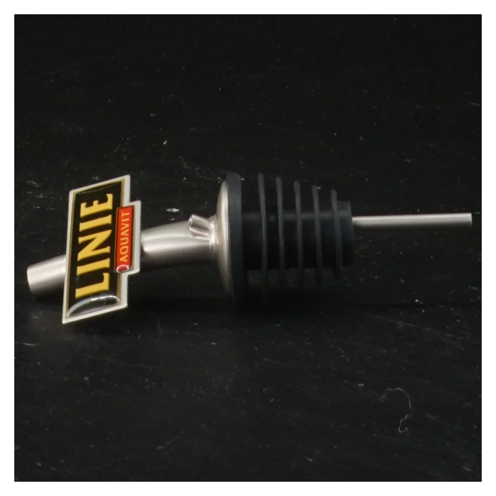 Linie Aquavit hældetut fra Linie Aquavit (str. 9,5x4 cm)